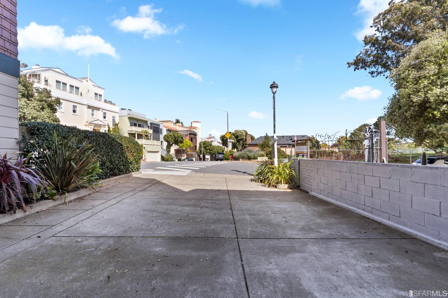 Detail Gallery Image 48 of 60 For 4 Museum Way, San Francisco,  CA 94114 - 2 Beds | 2 Baths