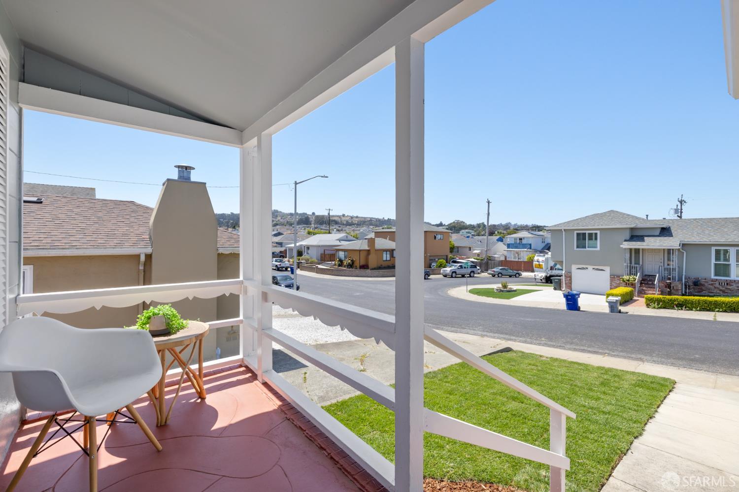 Detail Gallery Image 3 of 14 For 213 Manor Dr, South San Francisco,  CA 94080 - 2 Beds | 1 Baths