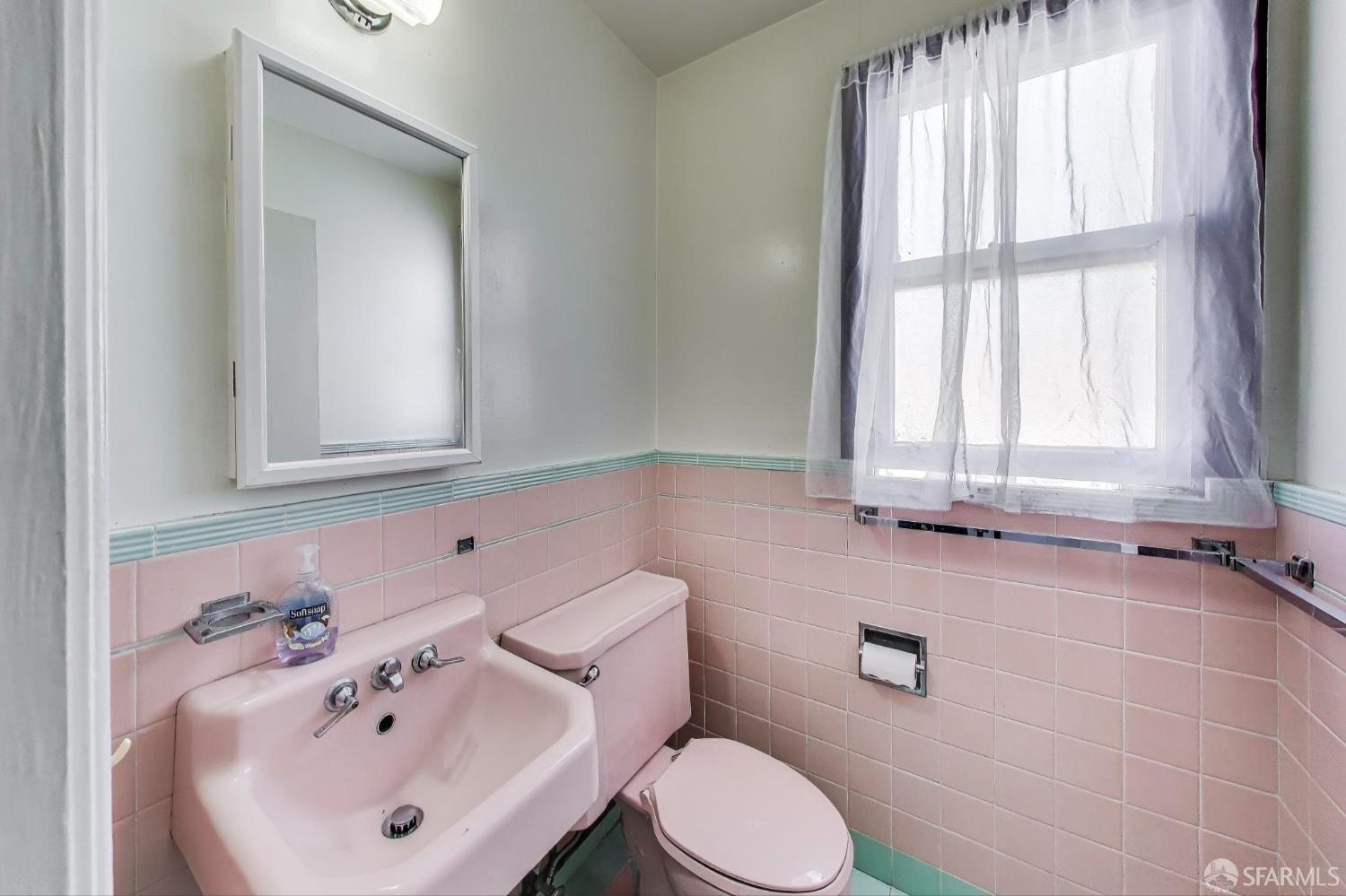 Photo #10: 425050504 Listing: Photo #10