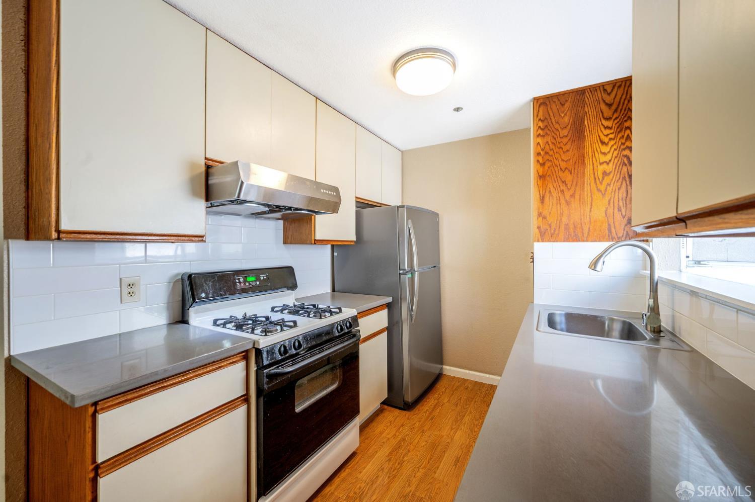 Detail Gallery Image 8 of 31 For 1021 San Luis Cir #612,  Daly City,  CA 94014 - 2 Beds | 2 Baths
