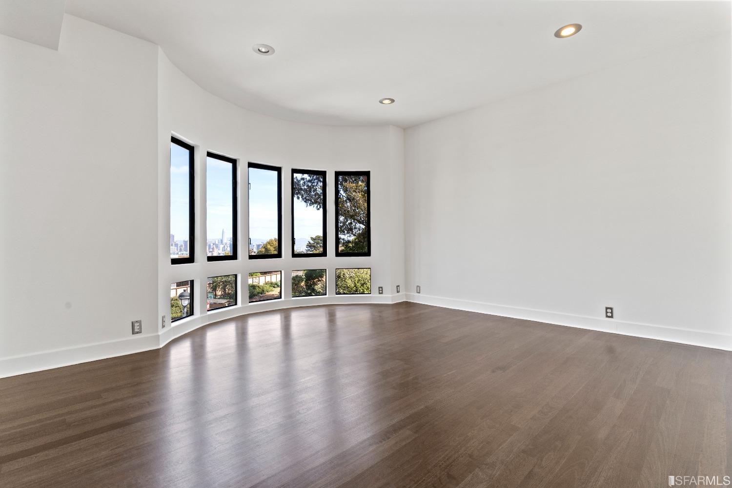 Detail Gallery Image 32 of 60 For 4 Museum Way, San Francisco,  CA 94114 - 2 Beds | 2 Baths