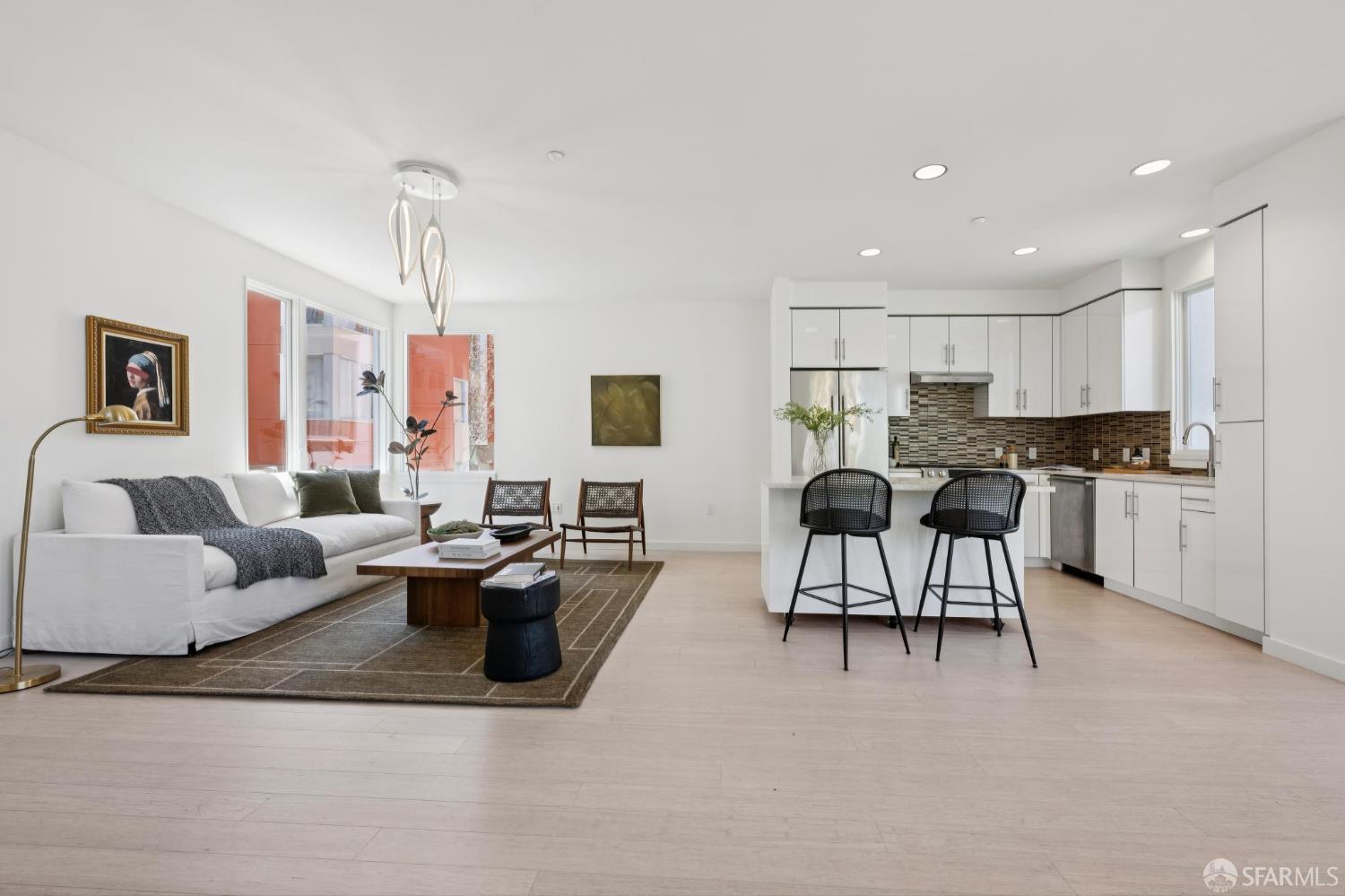 Photo #8: 425050589 Listing: Photo #8