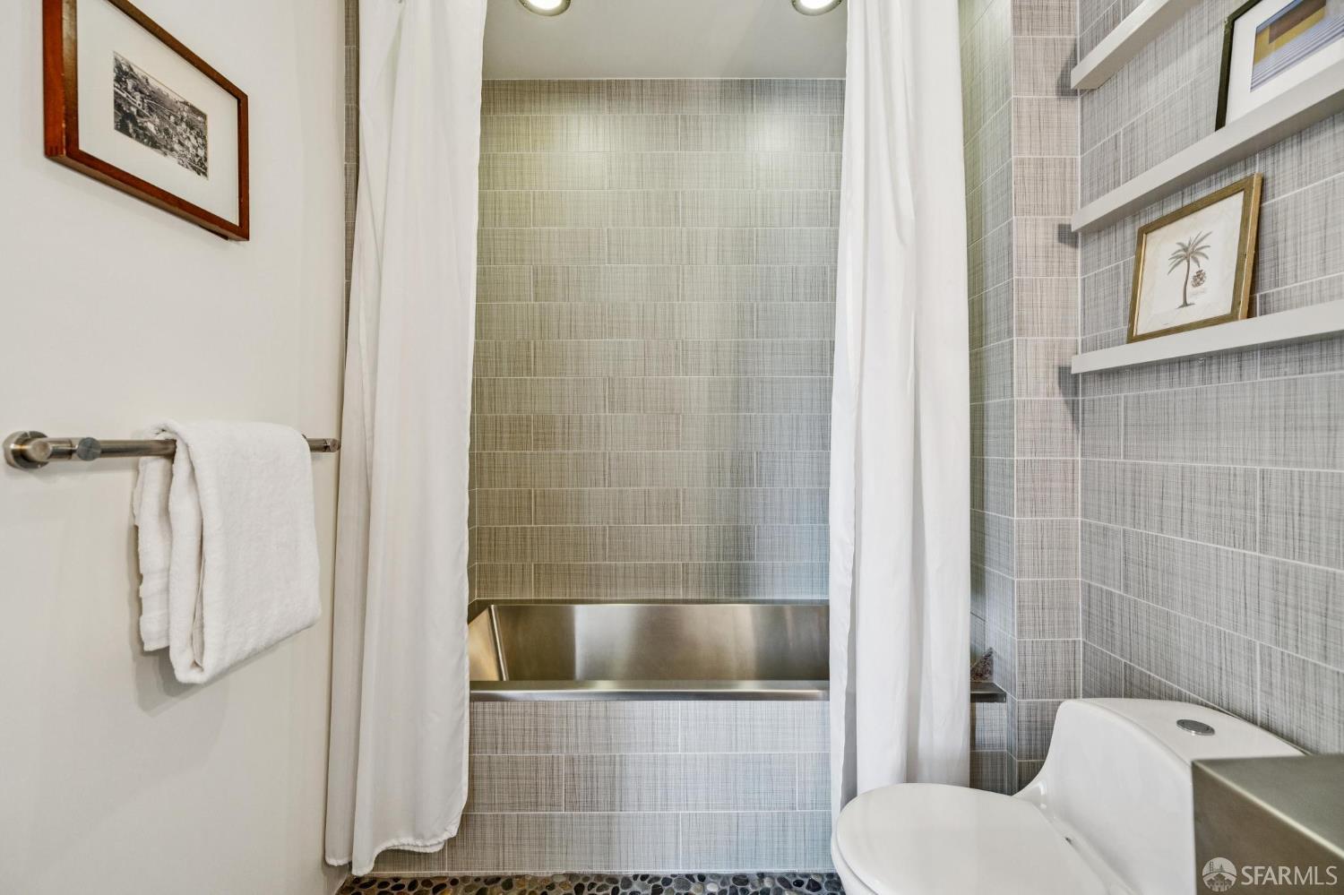 Detail Gallery Image 45 of 55 For 6 Mint Plz 900a,  San Francisco,  CA 94103 - 3 Beds | 3/1 Baths