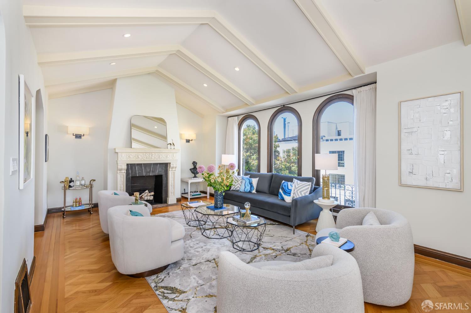 Photo #5: 425041781 Listing 