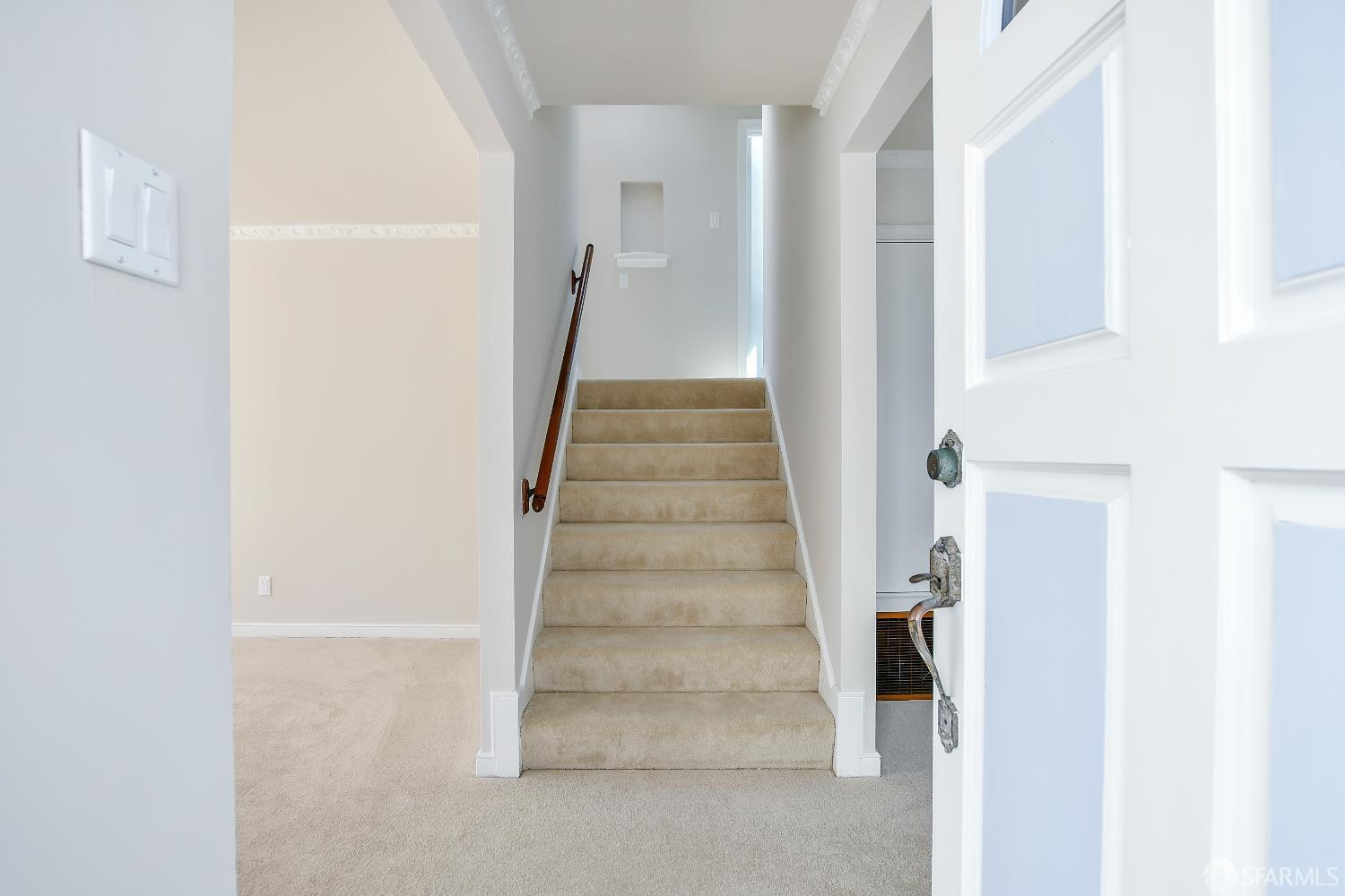 Detail Gallery Image 7 of 32 For 17 Lapham Way, San Francisco,  CA 94112 - 2 Beds | 1 Baths