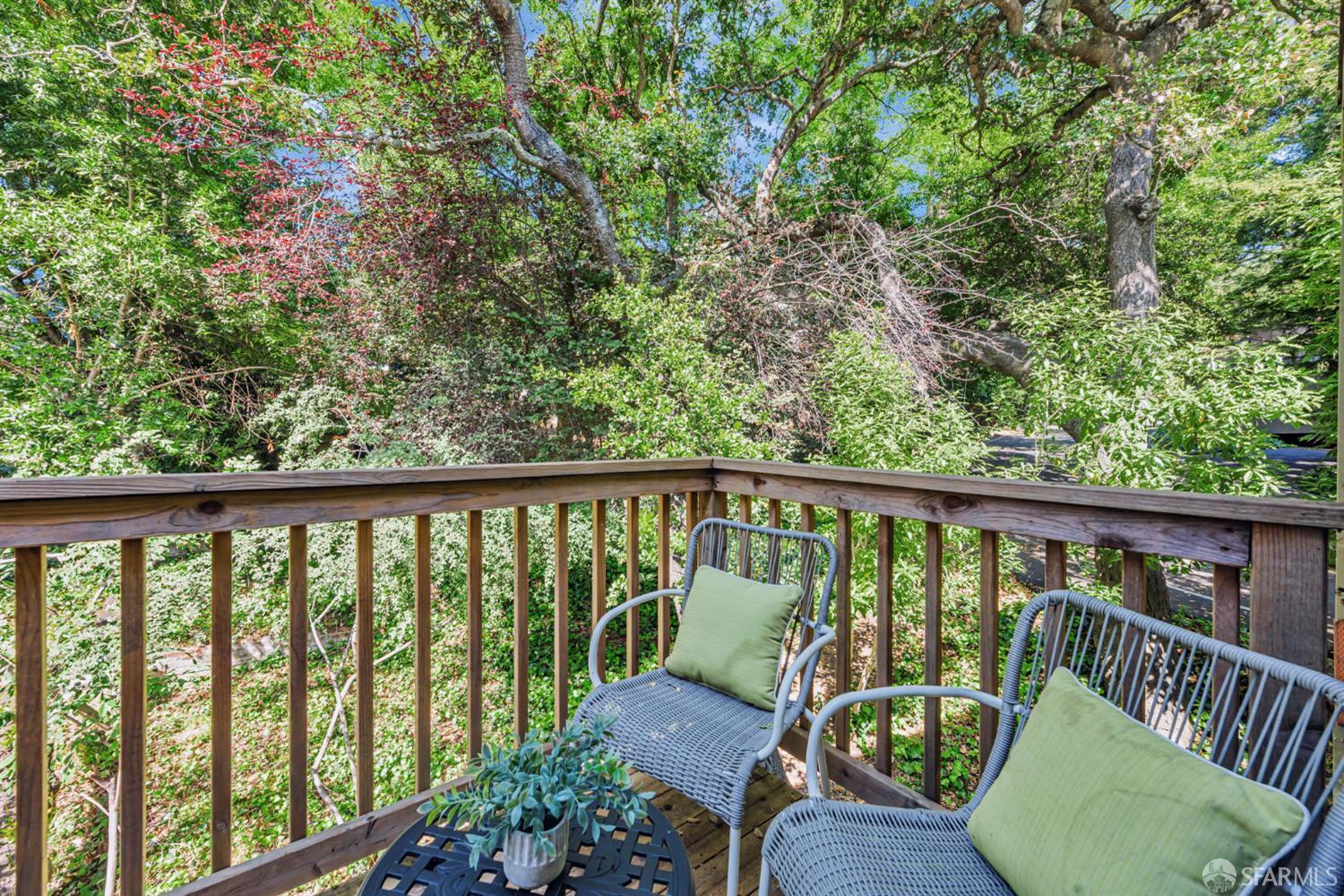 Detail Gallery Image 46 of 58 For 4444 Clarewood Dr, Oakland,  CA 94618 - 2 Beds | 2/1 Baths