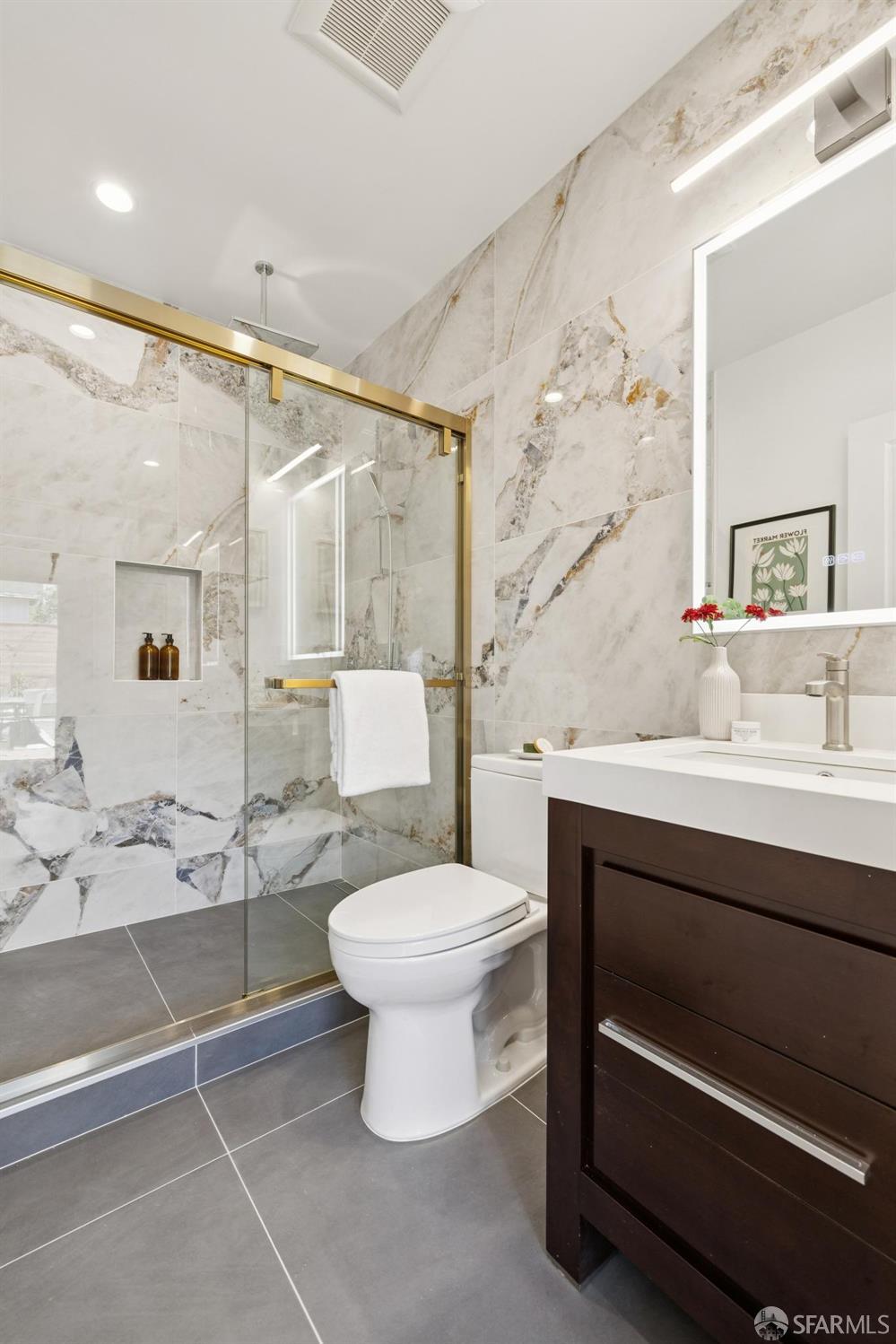 Detail Gallery Image 27 of 83 For 331 London St, San Francisco,  CA 94112 - 4 Beds | 3/1 Baths
