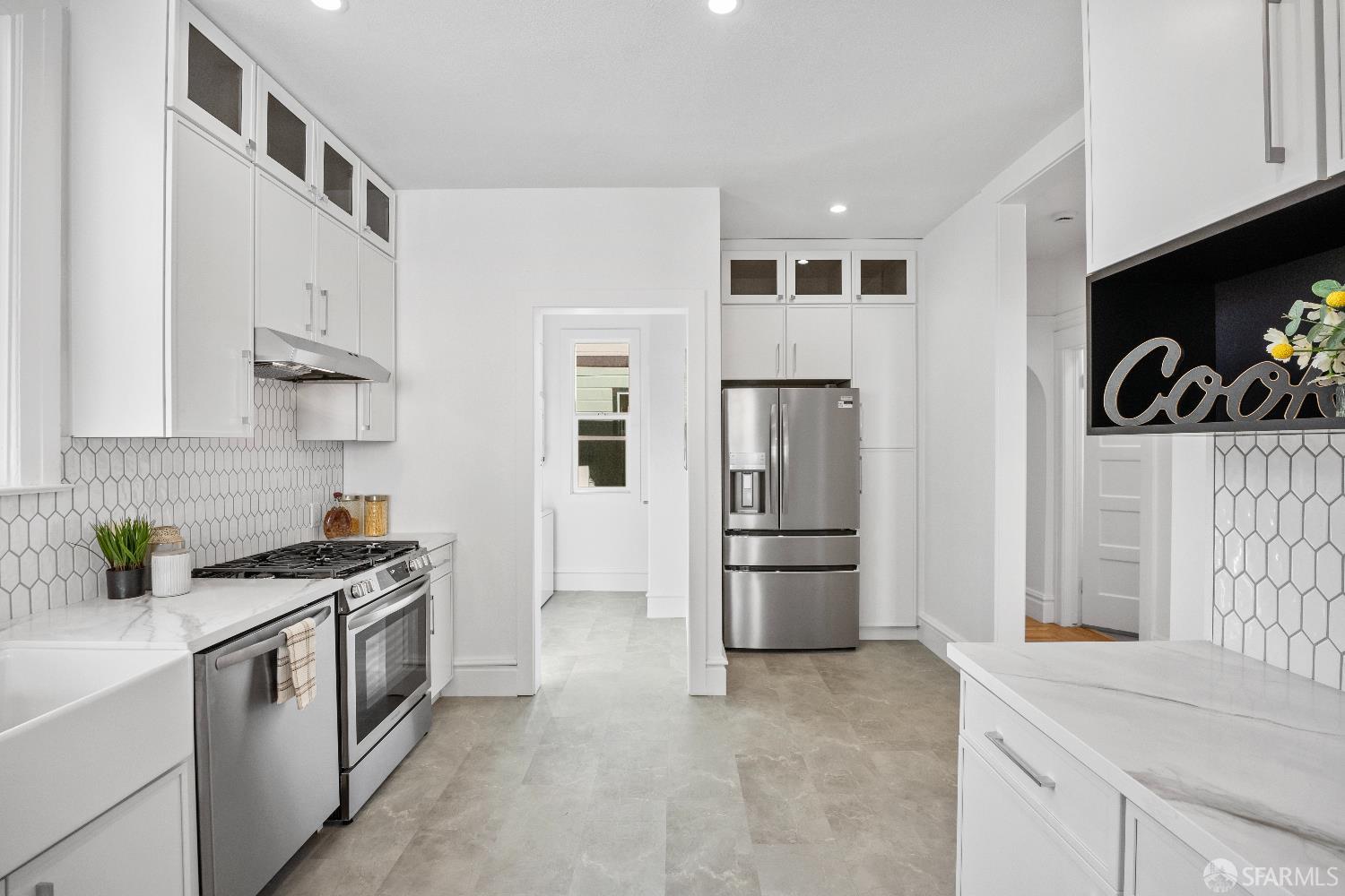 Photo #2: 425051000 Listing 