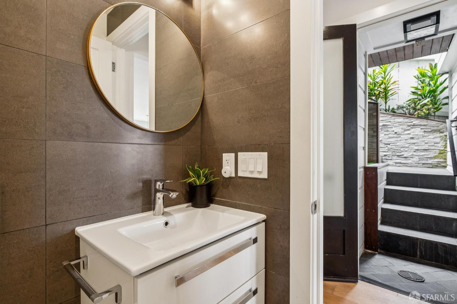 Detail Gallery Image 18 of 37 For 392 Corbett Ave, San Francisco,  CA 94114 - 1 Beds | 1/1 Baths