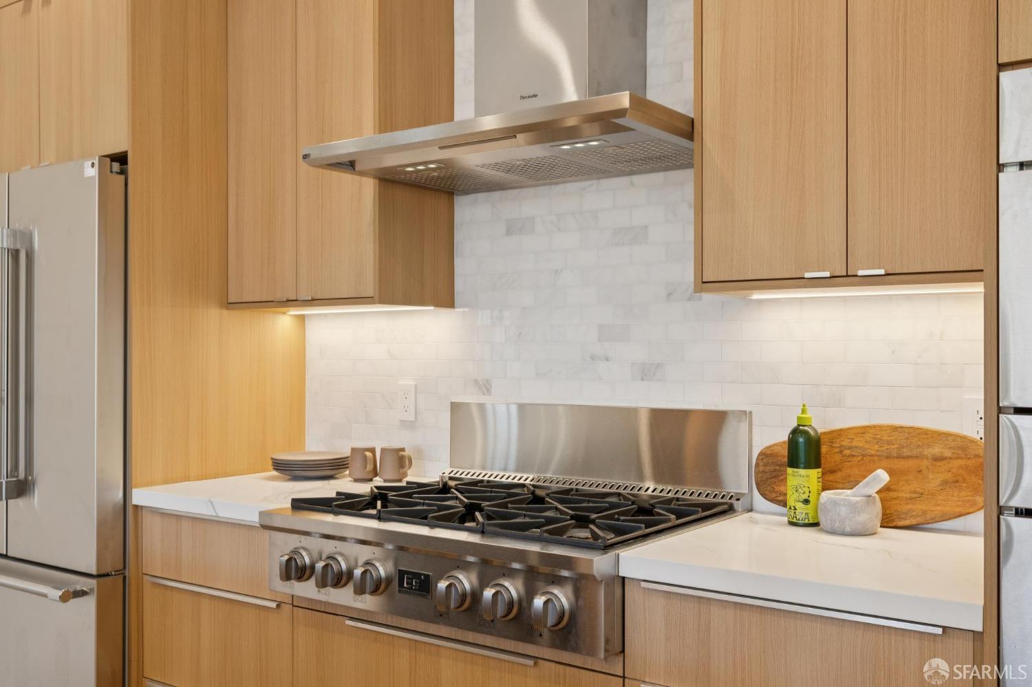 Detail Gallery Image 17 of 83 For 331 London St, San Francisco,  CA 94112 - 4 Beds | 3/1 Baths
