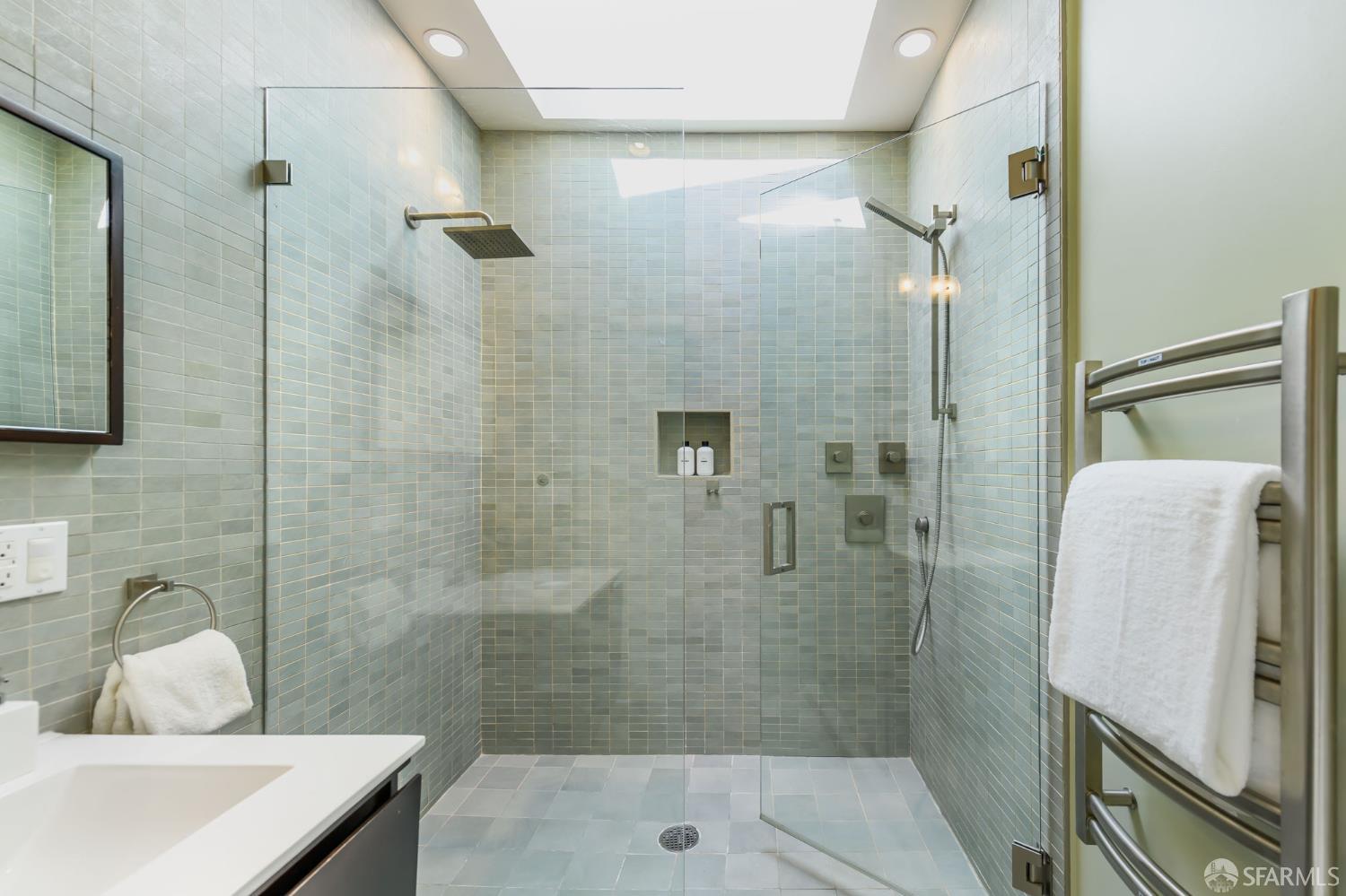 Photo #15: 425041781 Listing: Photo #15