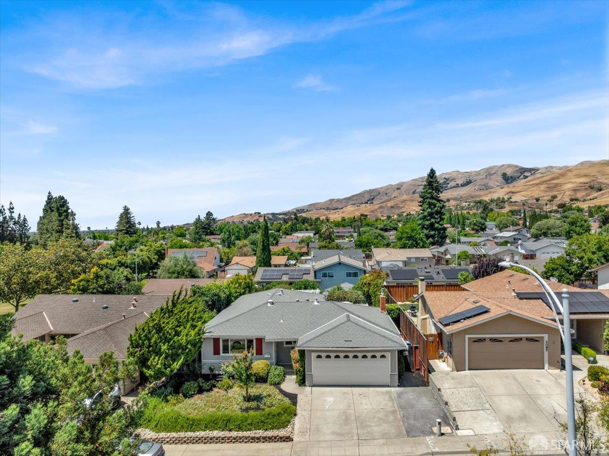 Detail Gallery Image 49 of 59 For 2083 Seacliff Dr, Milpitas,  CA 95035 - 4 Beds | 2 Baths