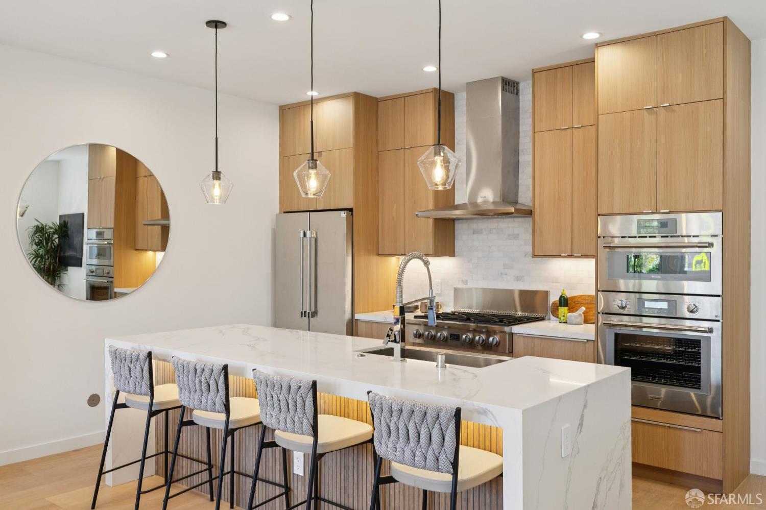 Detail Gallery Image 14 of 83 For 331 London St, San Francisco,  CA 94112 - 4 Beds | 3/1 Baths