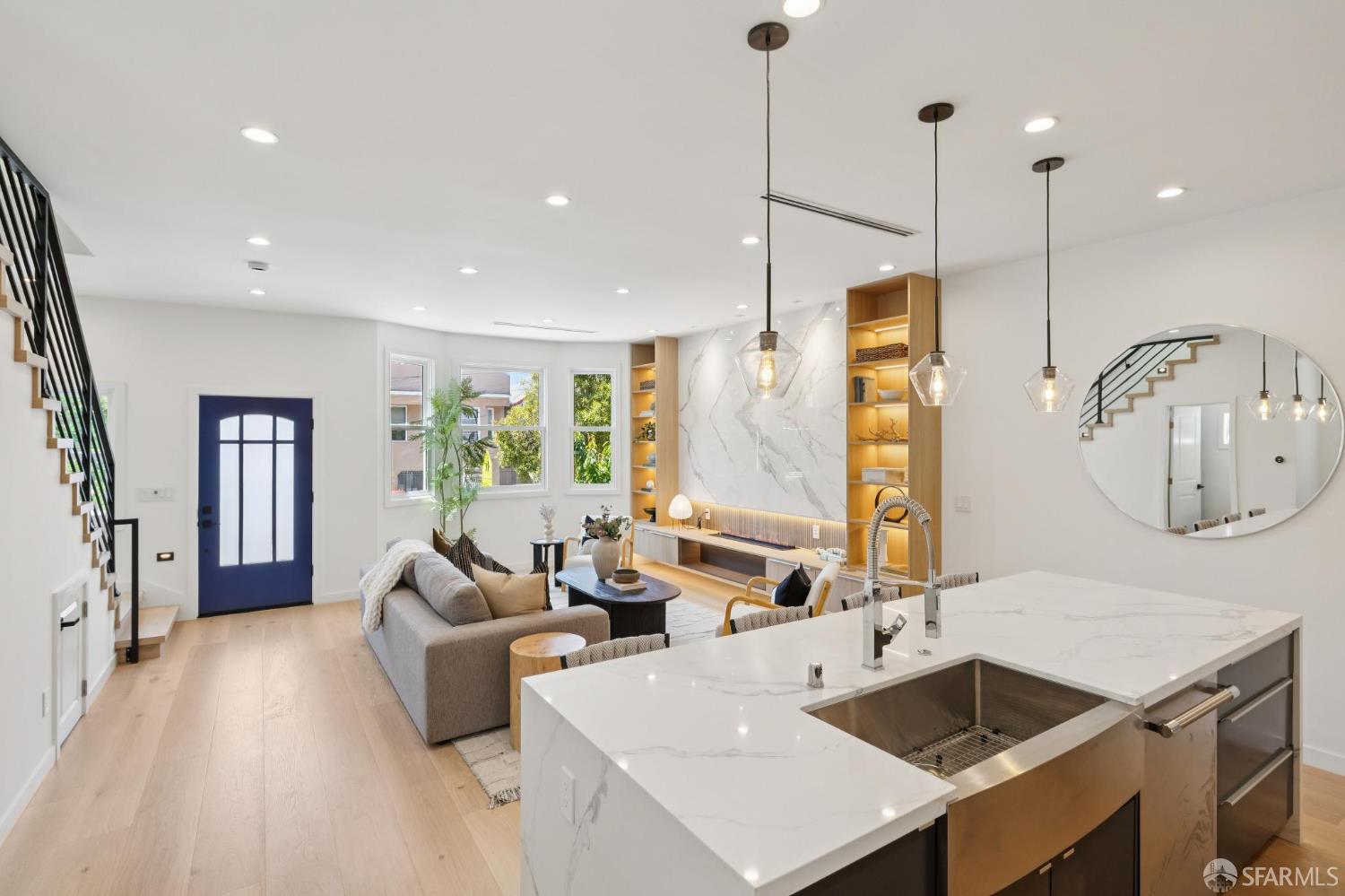 Detail Gallery Image 12 of 83 For 331 London St, San Francisco,  CA 94112 - 4 Beds | 3/1 Baths