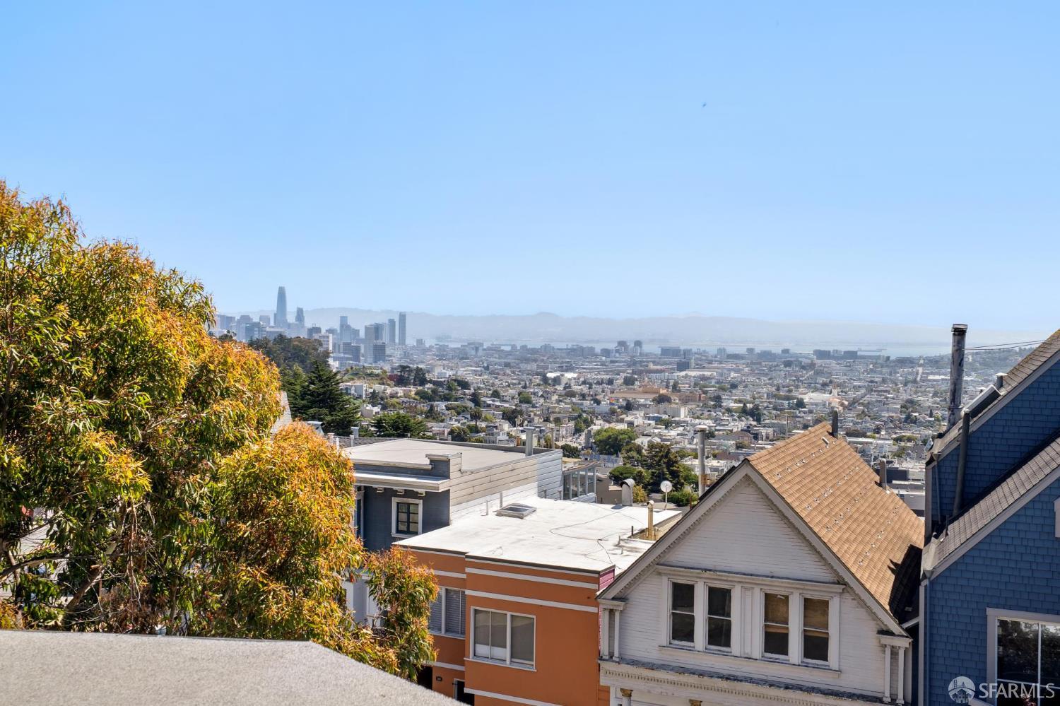 Detail Gallery Image 25 of 37 For 392 Corbett Ave, San Francisco,  CA 94114 - 1 Beds | 1/1 Baths