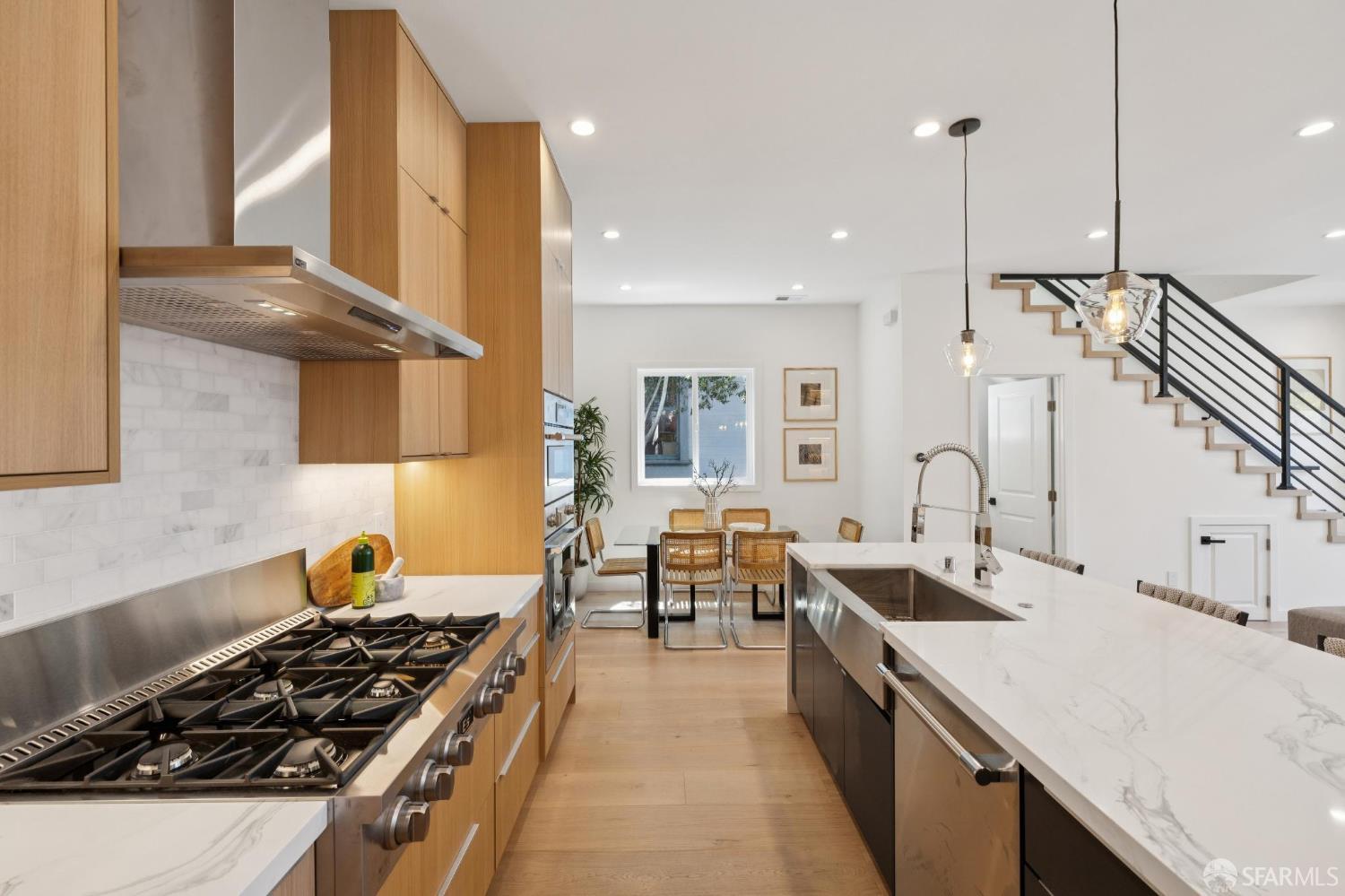 Detail Gallery Image 16 of 83 For 331 London St, San Francisco,  CA 94112 - 4 Beds | 3/1 Baths