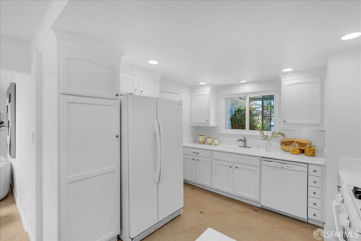 Detail Gallery Image 21 of 59 For 2083 Seacliff Dr, Milpitas,  CA 95035 - 4 Beds | 2 Baths
