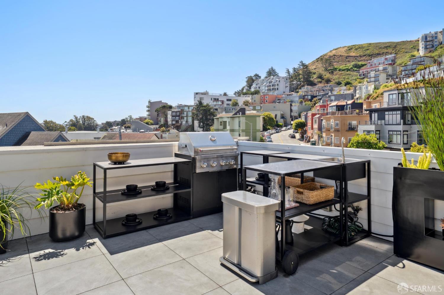 Detail Gallery Image 27 of 37 For 392 Corbett Ave, San Francisco,  CA 94114 - 1 Beds | 1/1 Baths