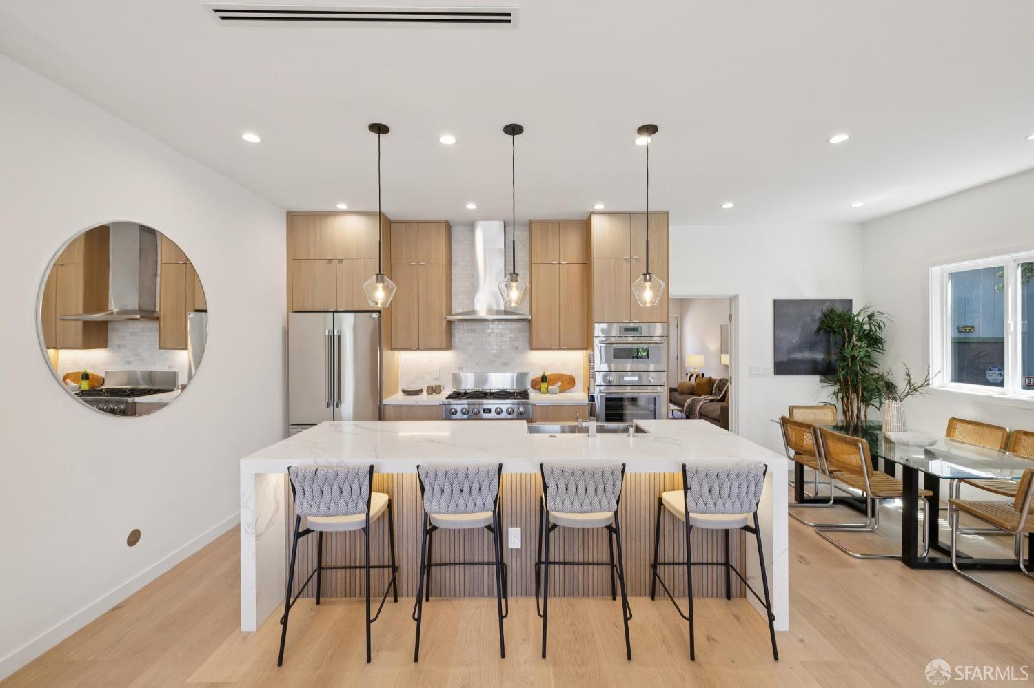 Detail Gallery Image 15 of 83 For 331 London St, San Francisco,  CA 94112 - 4 Beds | 3/1 Baths