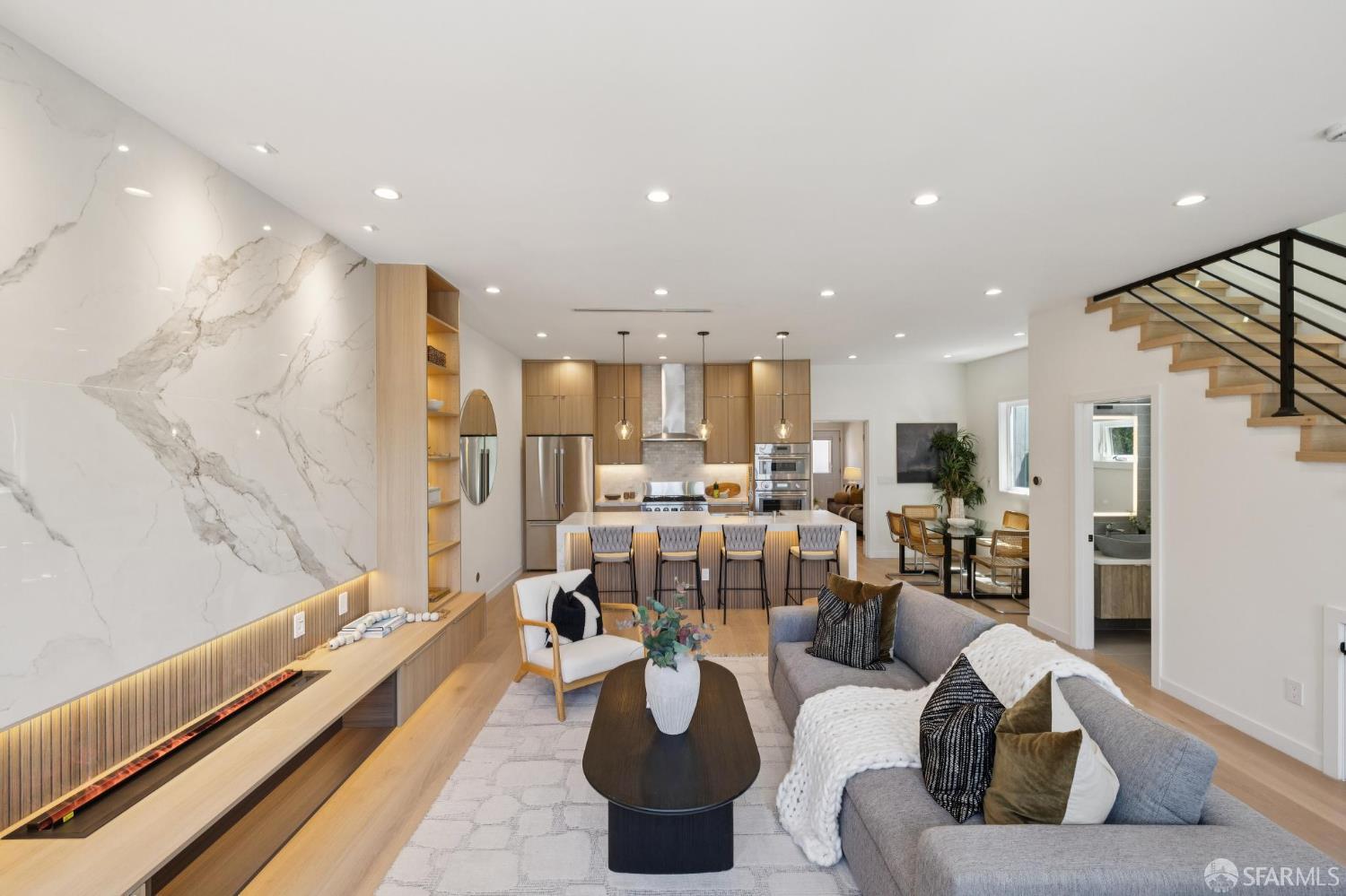 Detail Gallery Image 6 of 83 For 331 London St, San Francisco,  CA 94112 - 4 Beds | 3/1 Baths