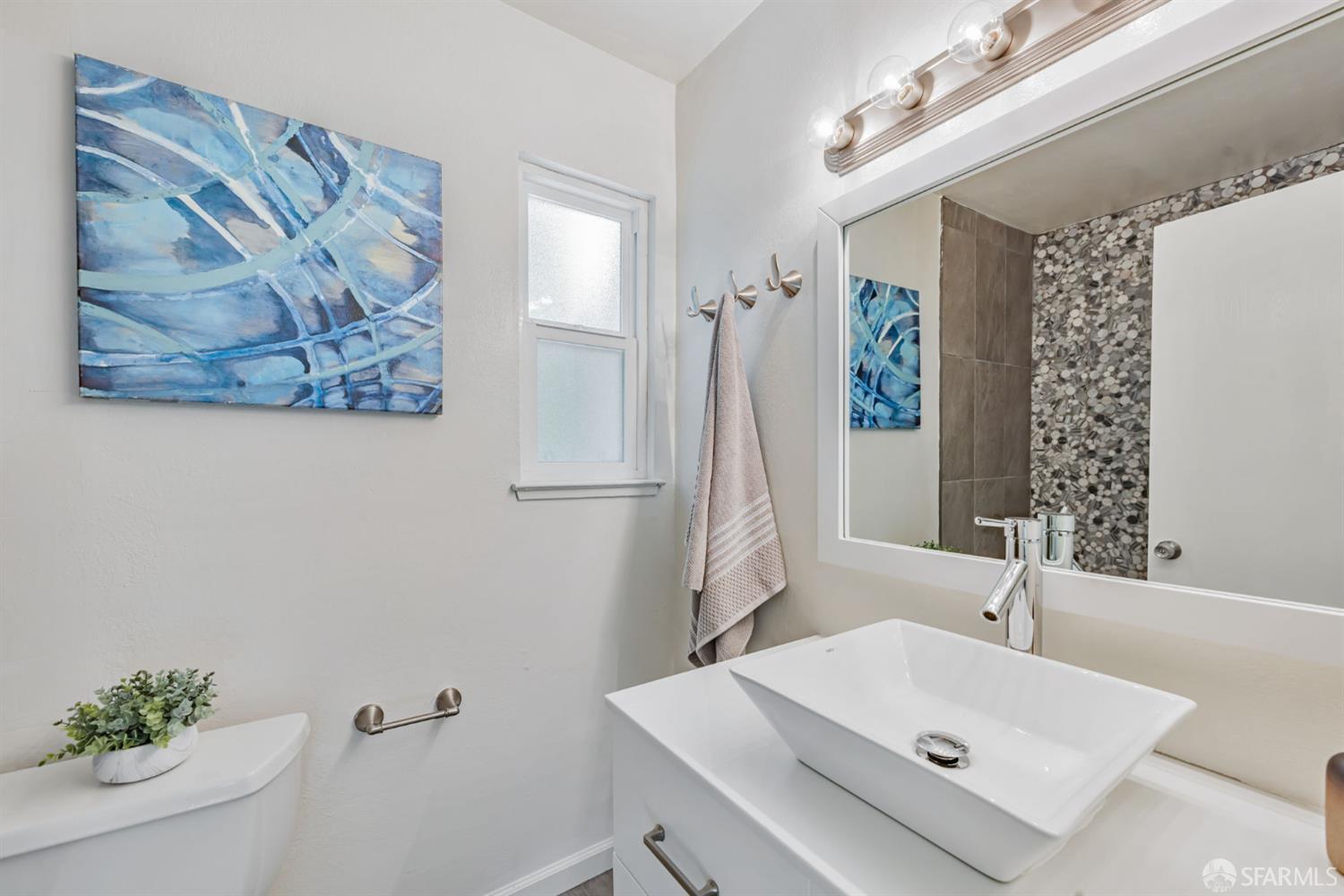 Detail Gallery Image 42 of 58 For 4444 Clarewood Dr, Oakland,  CA 94618 - 2 Beds | 2/1 Baths