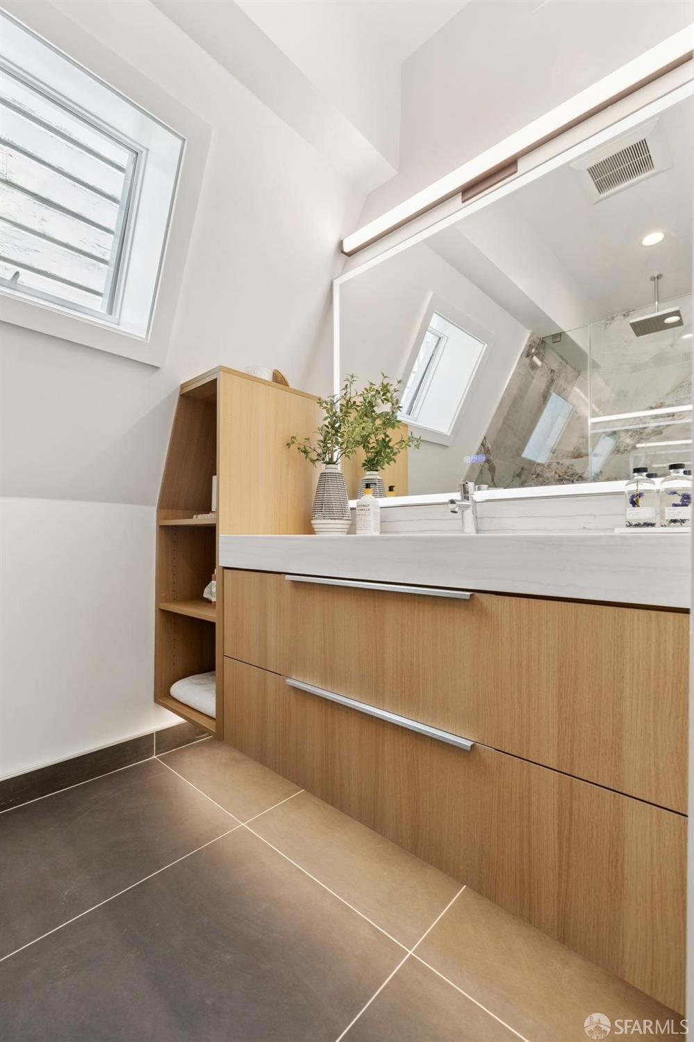 Detail Gallery Image 63 of 83 For 331 London St, San Francisco,  CA 94112 - 4 Beds | 3/1 Baths