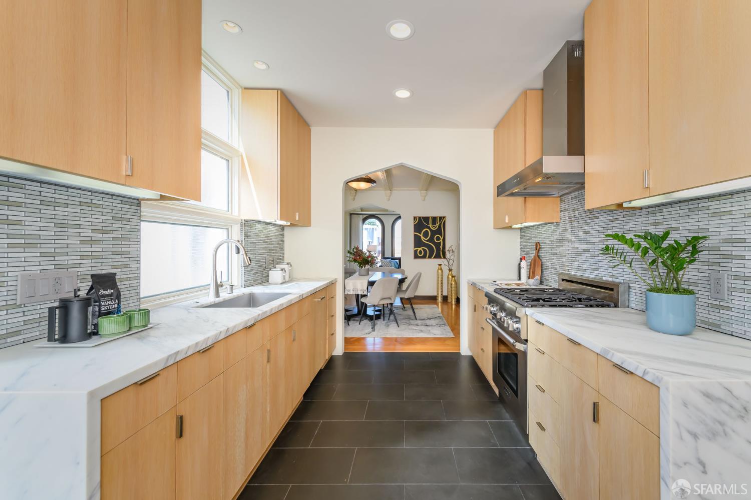 Photo #10: 425041781 Listing: Photo #10