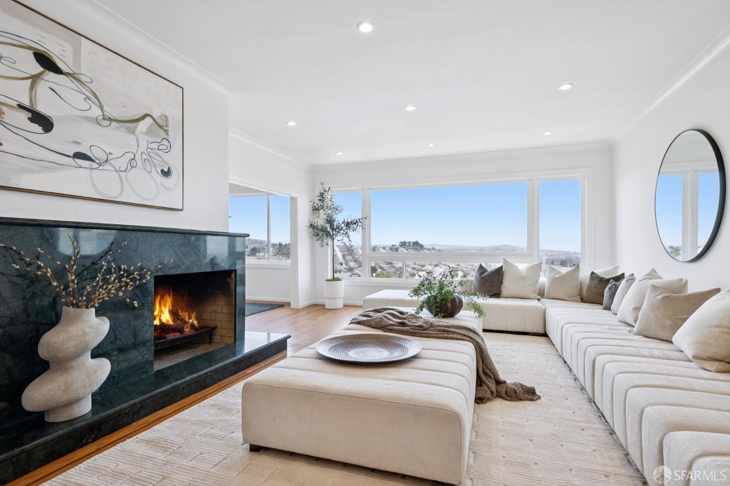 Detail Gallery Image 5 of 71 For 850 Darien Way, San Francisco,  CA 94127 - 5 Beds | 5/1 Baths