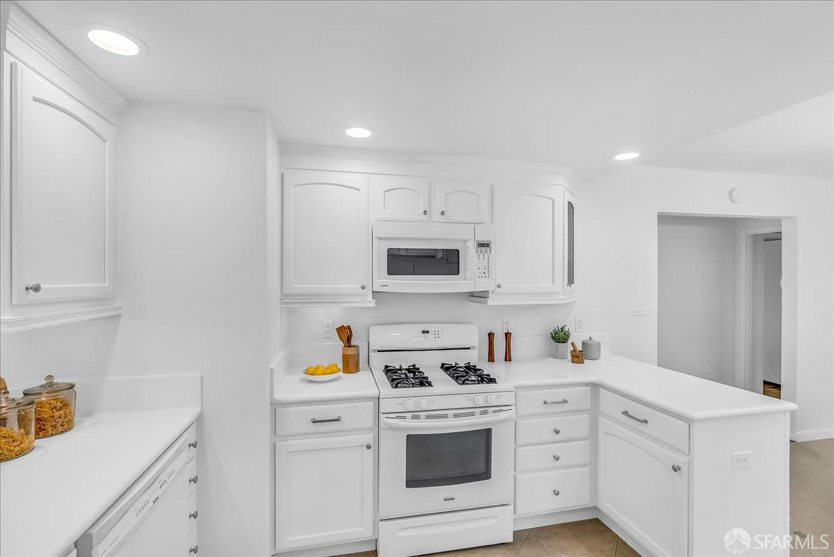 Detail Gallery Image 20 of 59 For 2083 Seacliff Dr, Milpitas,  CA 95035 - 4 Beds | 2 Baths