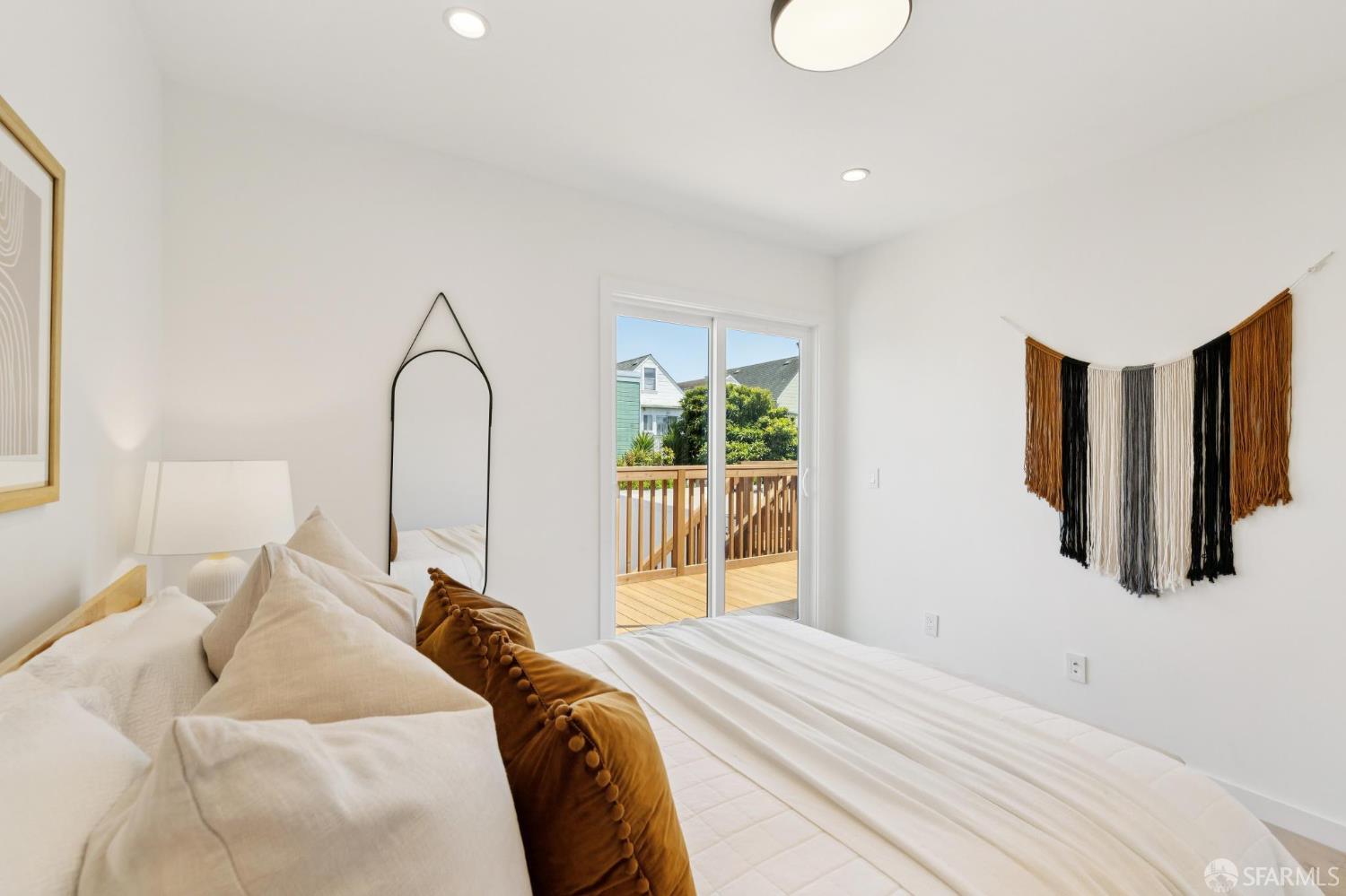 Detail Gallery Image 60 of 83 For 331 London St, San Francisco,  CA 94112 - 4 Beds | 3/1 Baths