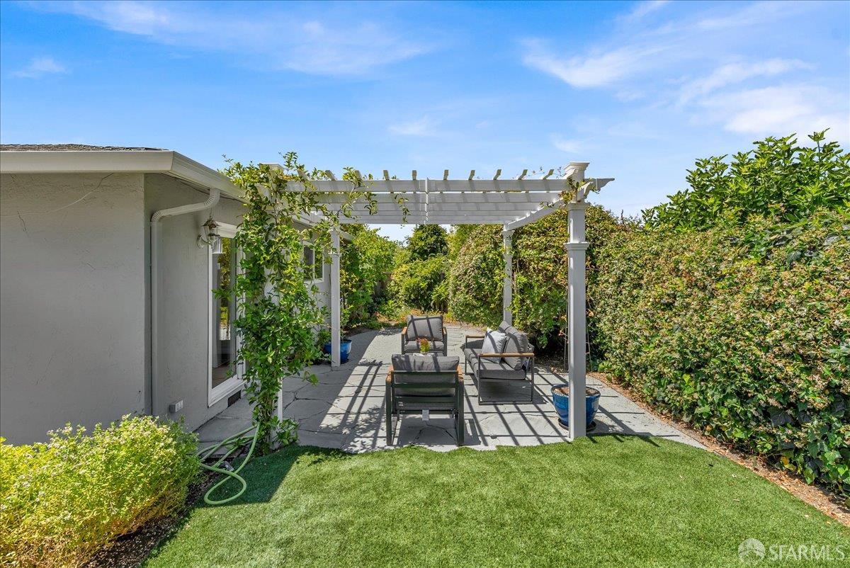 Detail Gallery Image 43 of 59 For 2083 Seacliff Dr, Milpitas,  CA 95035 - 4 Beds | 2 Baths
