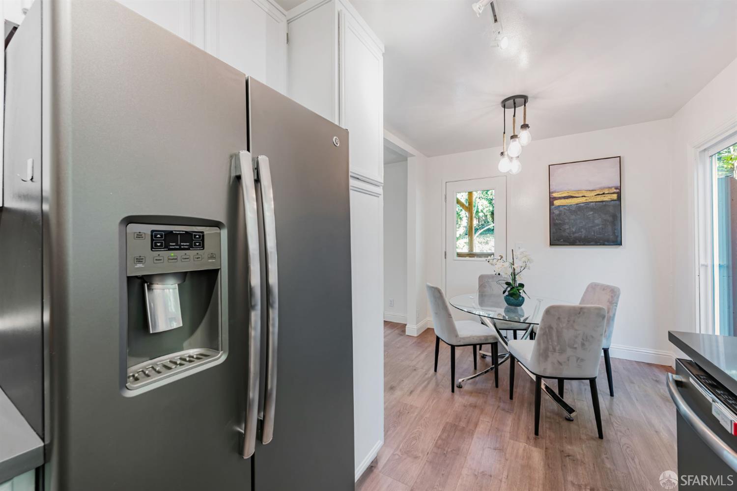 Detail Gallery Image 18 of 58 For 4444 Clarewood Dr, Oakland,  CA 94618 - 2 Beds | 2/1 Baths