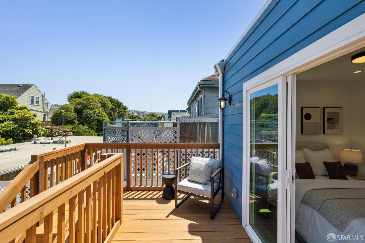 Detail Gallery Image 53 of 83 For 331 London St, San Francisco,  CA 94112 - 4 Beds | 3/1 Baths