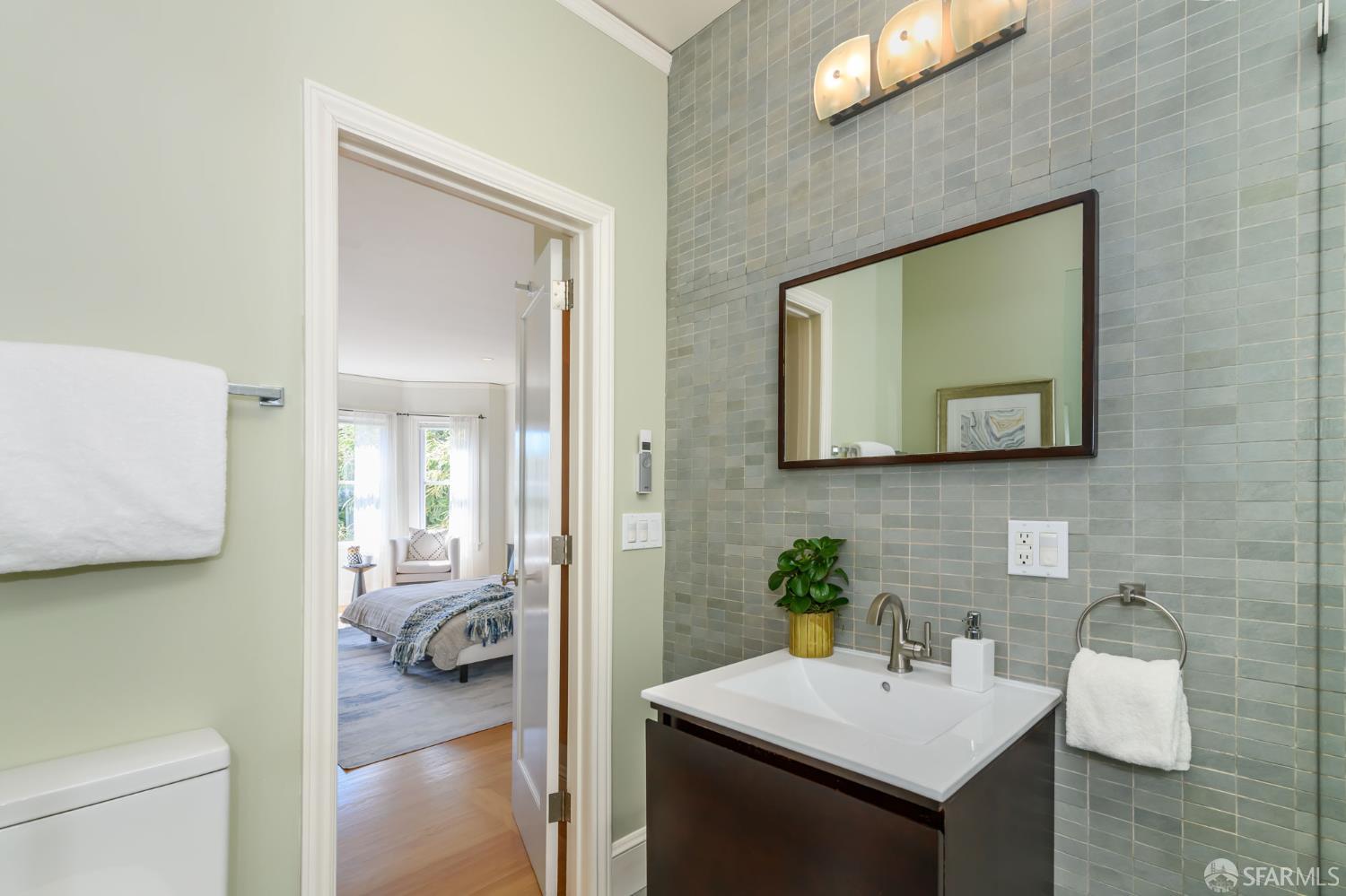 Photo #16: 425041781 Listing: Photo #16