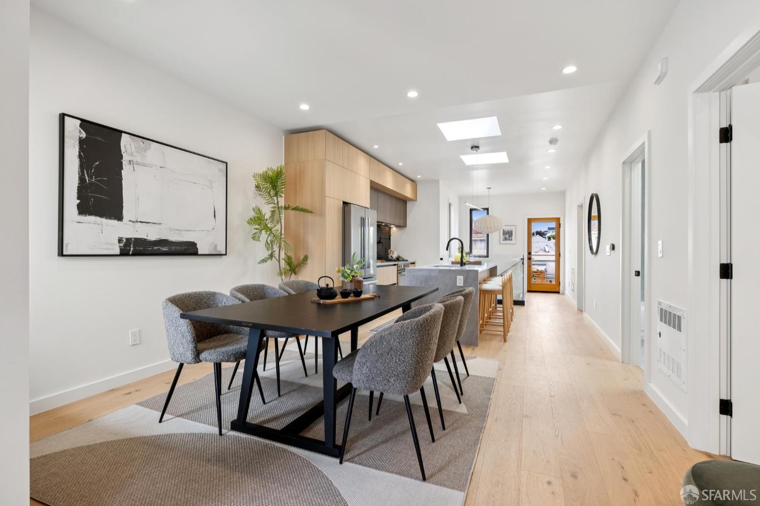 Detail Gallery Image 4 of 91 For 738 Athens St, San Francisco,  CA 94112 - 3 Beds | 3 Baths