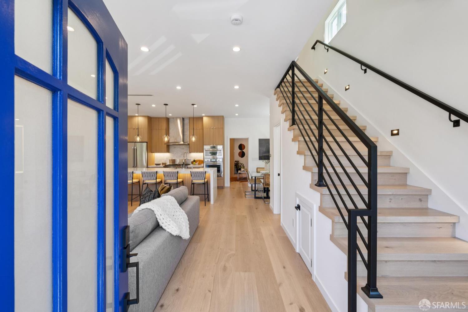 Detail Gallery Image 9 of 83 For 331 London St, San Francisco,  CA 94112 - 4 Beds | 3/1 Baths