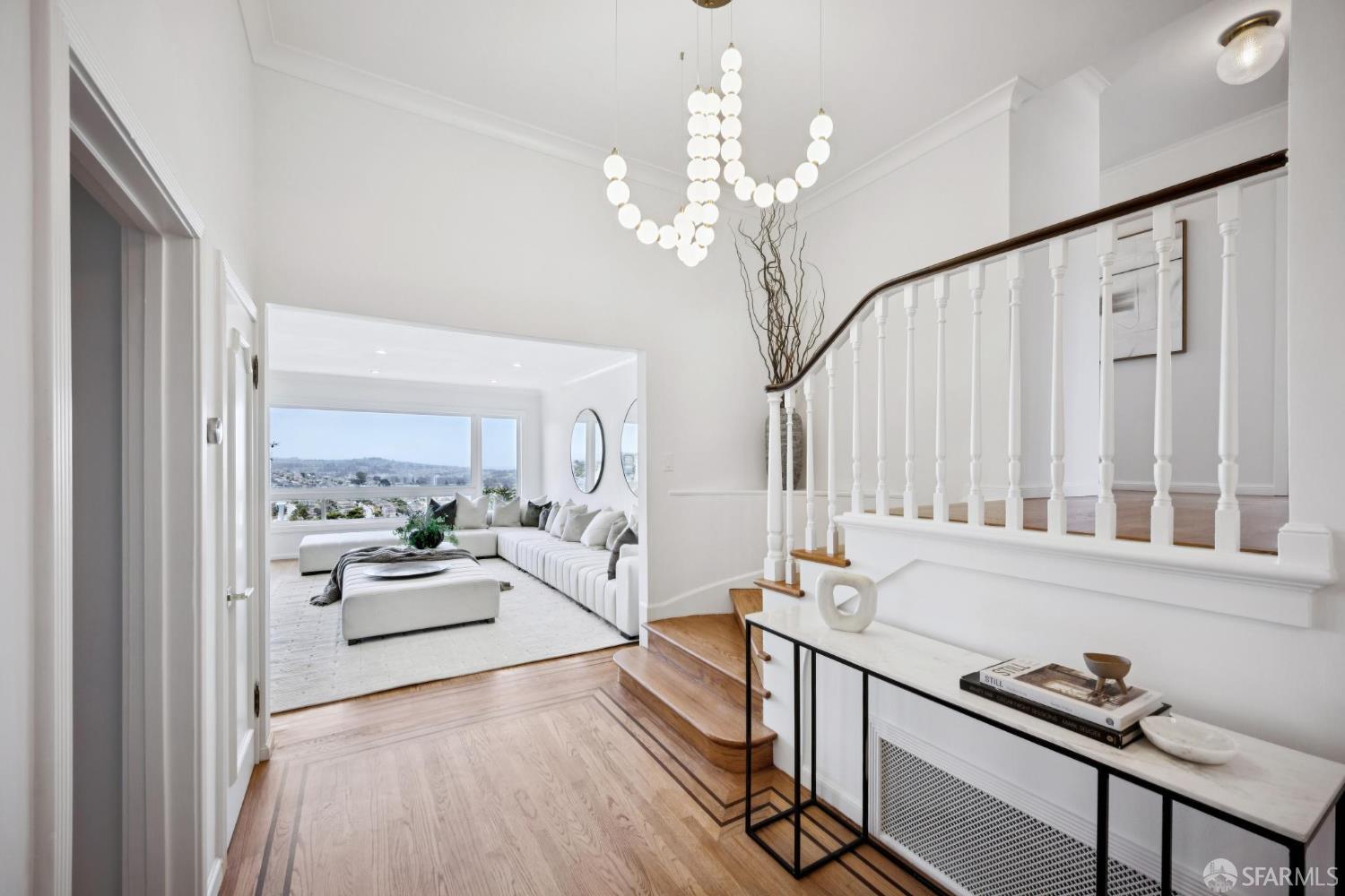 Detail Gallery Image 4 of 71 For 850 Darien Way, San Francisco,  CA 94127 - 5 Beds | 5/1 Baths