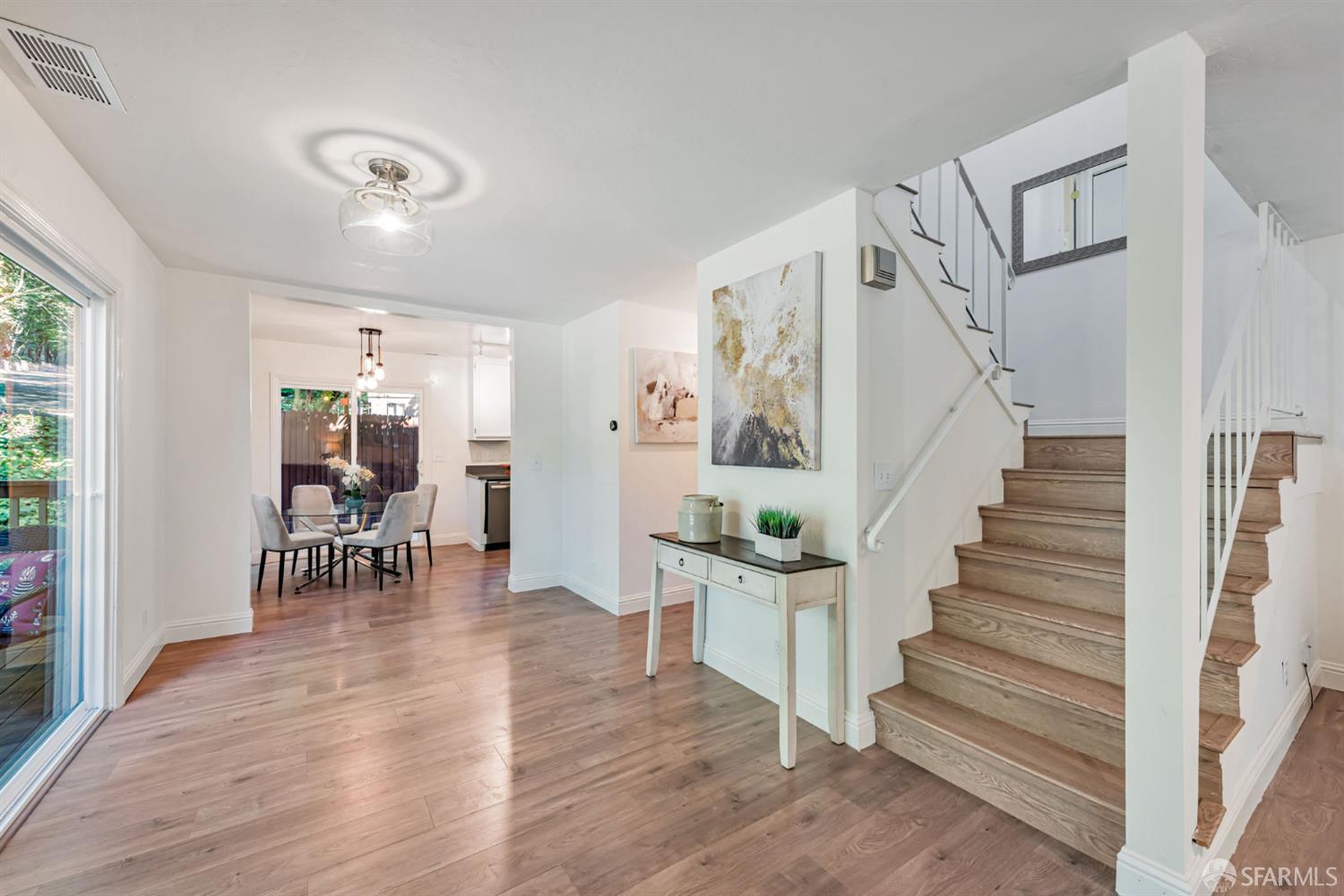 Detail Gallery Image 26 of 58 For 4444 Clarewood Dr, Oakland,  CA 94618 - 2 Beds | 2/1 Baths