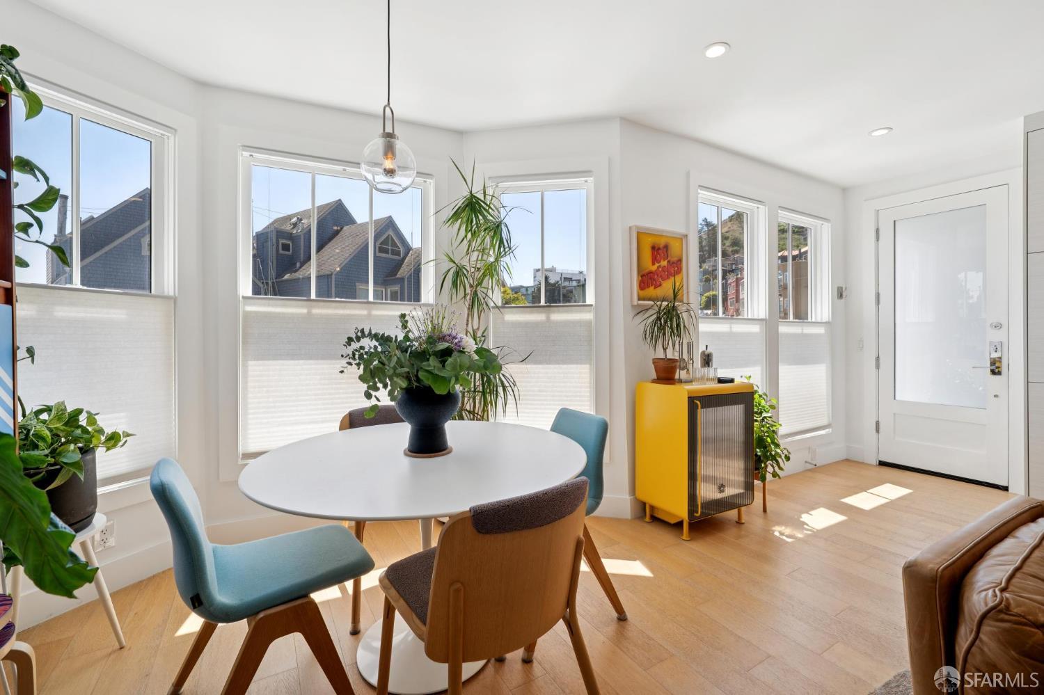 Detail Gallery Image 10 of 37 For 392 Corbett Ave, San Francisco,  CA 94114 - 1 Beds | 1/1 Baths