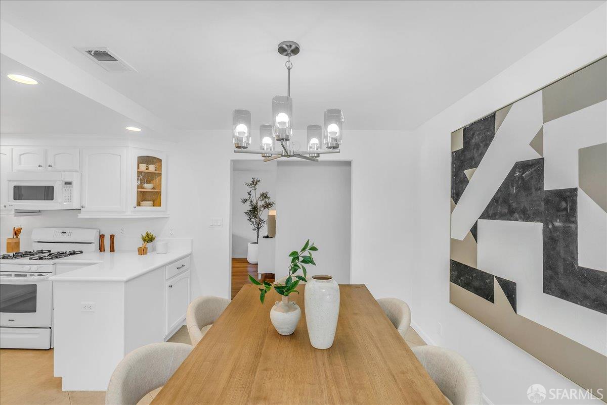 Detail Gallery Image 16 of 59 For 2083 Seacliff Dr, Milpitas,  CA 95035 - 4 Beds | 2 Baths