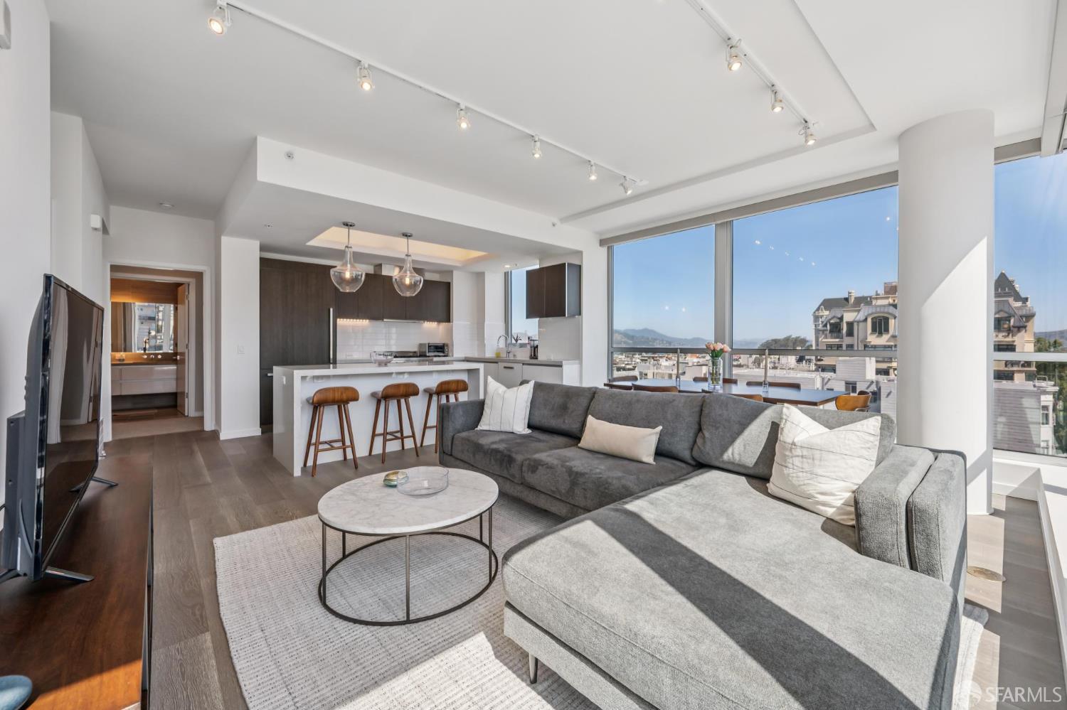 Photo #3: 425048104 Listing 