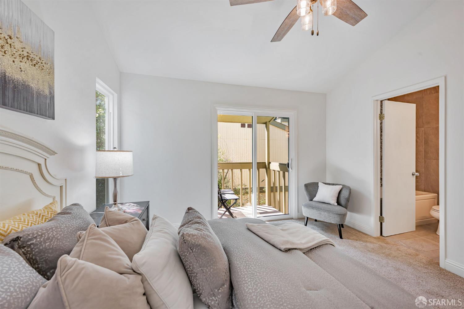 Detail Gallery Image 33 of 58 For 4444 Clarewood Dr, Oakland,  CA 94618 - 2 Beds | 2/1 Baths