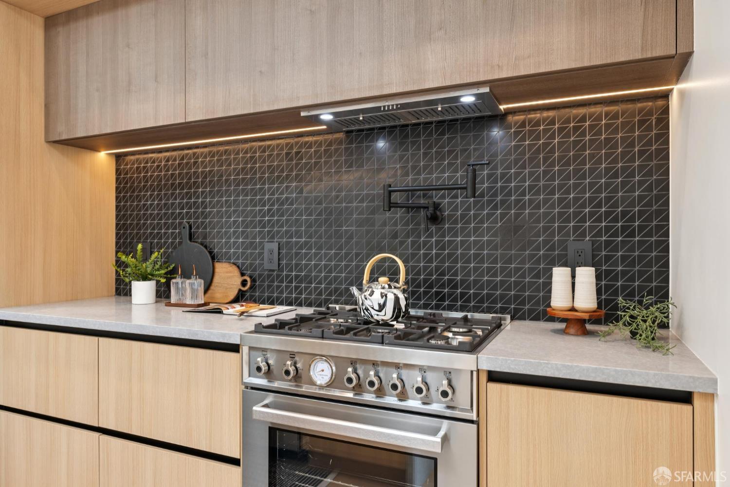 Detail Gallery Image 33 of 91 For 738 Athens St, San Francisco,  CA 94112 - 3 Beds | 3 Baths