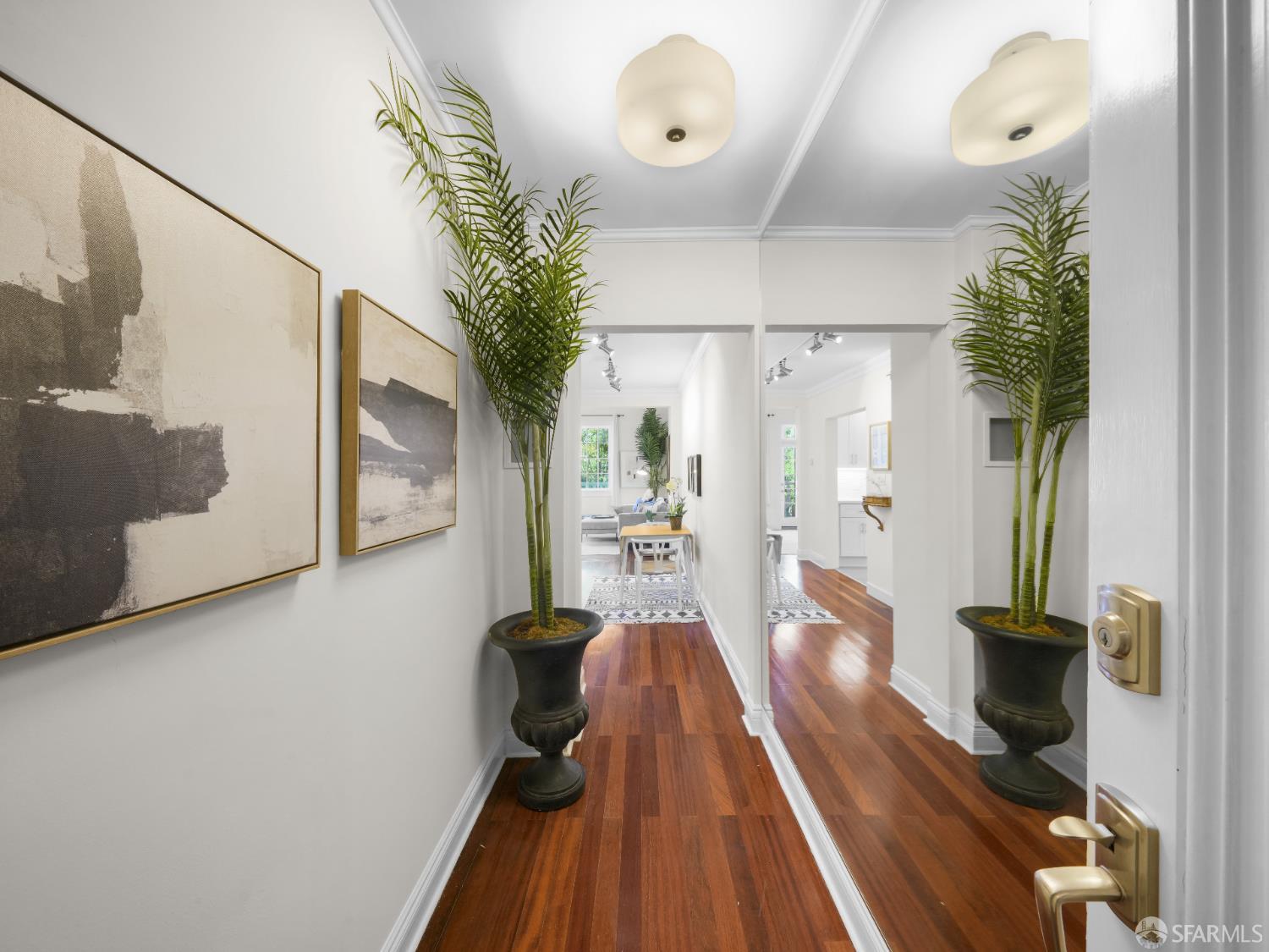 Photo #3: 425050923 Listing 