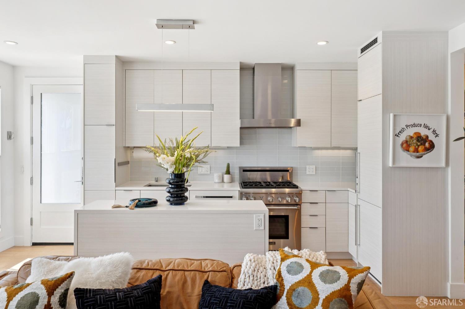 Detail Gallery Image 11 of 37 For 392 Corbett Ave, San Francisco,  CA 94114 - 1 Beds | 1/1 Baths