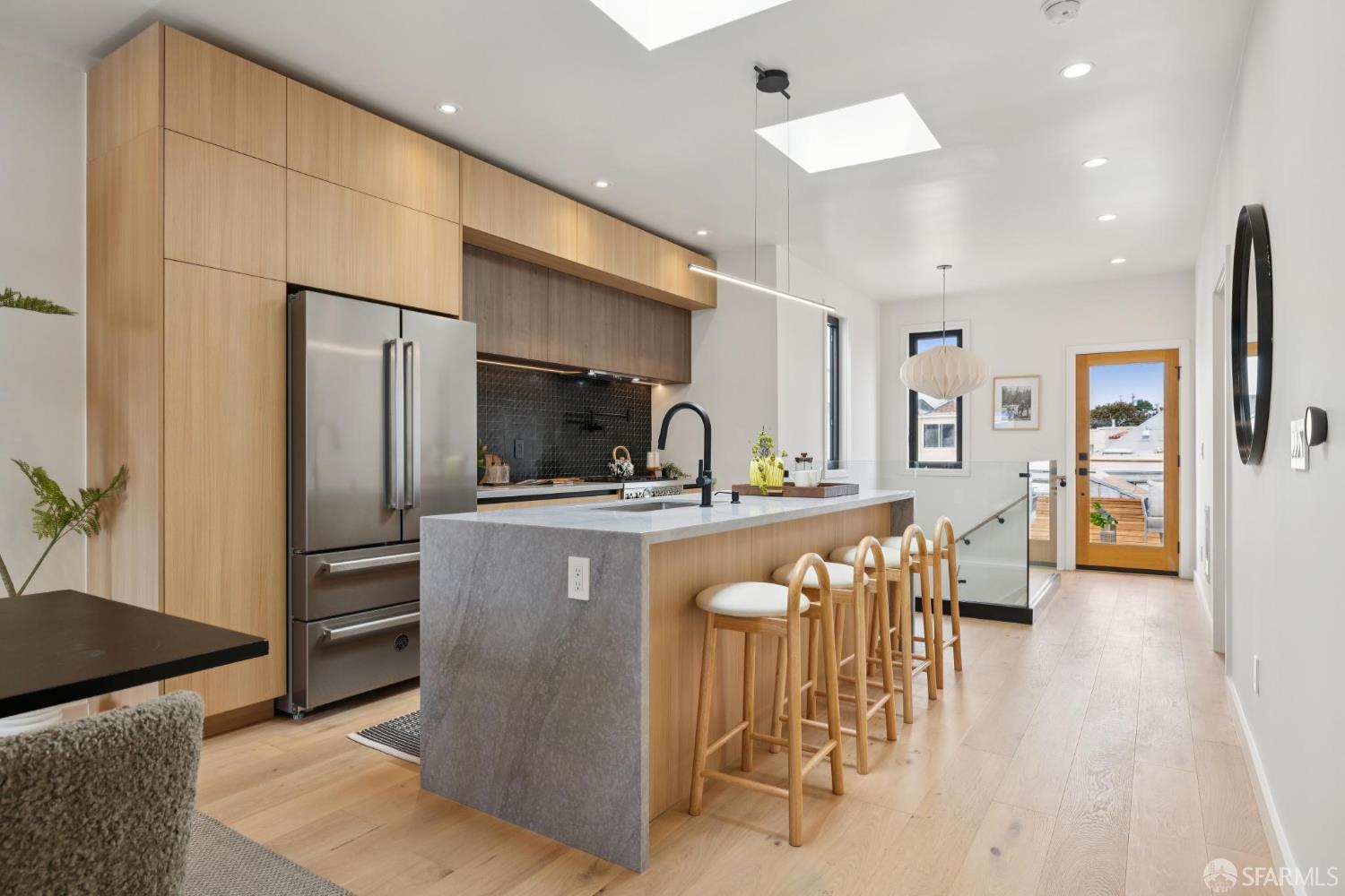 Detail Gallery Image 5 of 91 For 738 Athens St, San Francisco,  CA 94112 - 3 Beds | 3 Baths