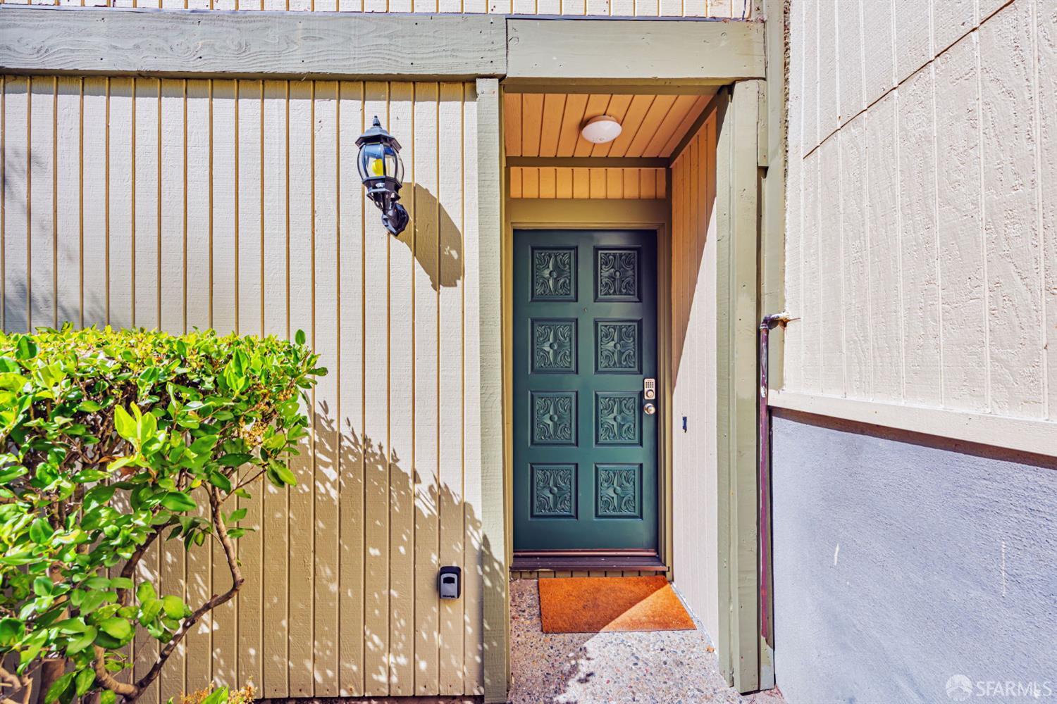 Detail Gallery Image 5 of 58 For 4444 Clarewood Dr, Oakland,  CA 94618 - 2 Beds | 2/1 Baths
