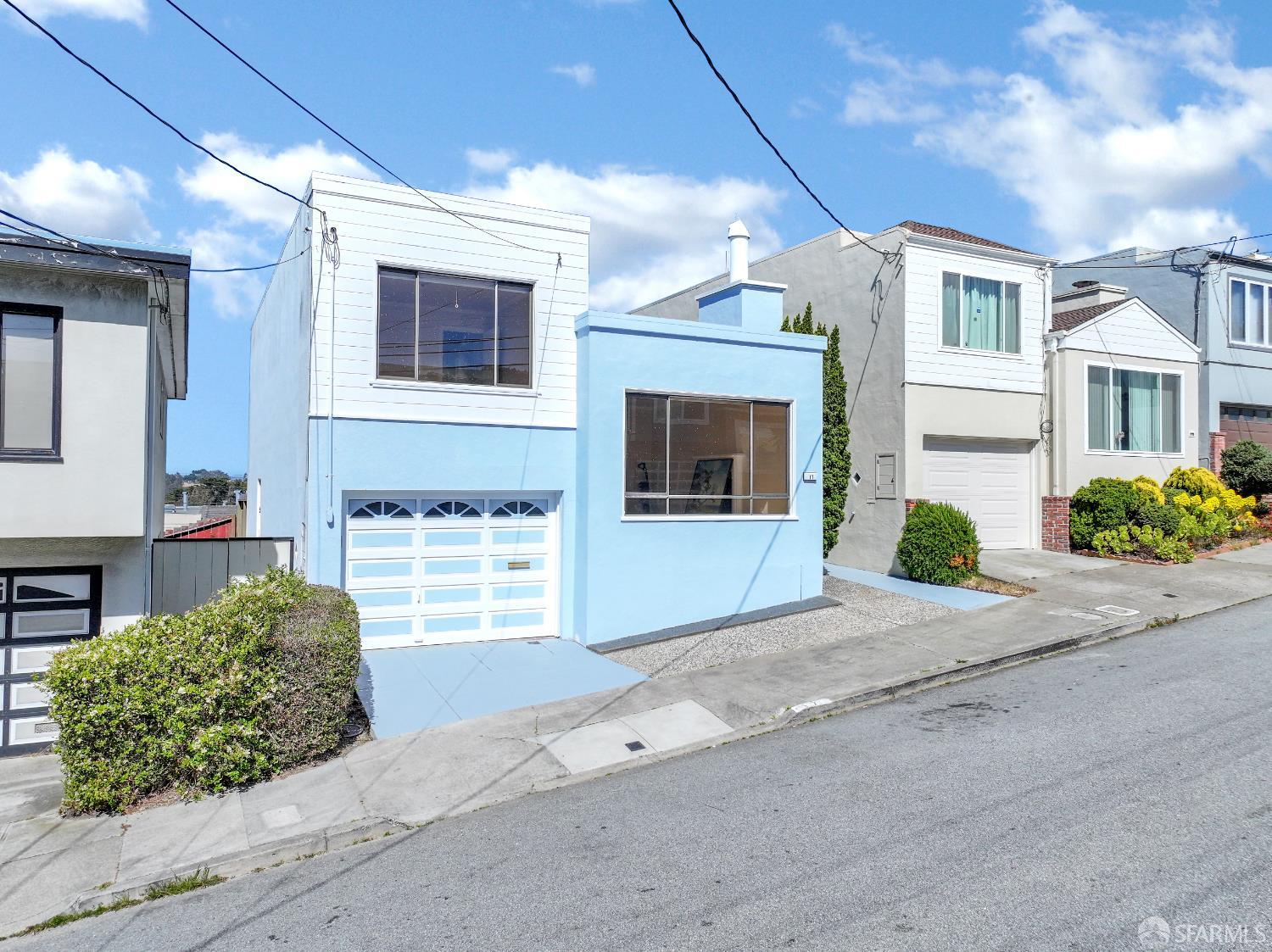 Detail Gallery Image 3 of 32 For 17 Lapham Way, San Francisco,  CA 94112 - 2 Beds | 1 Baths
