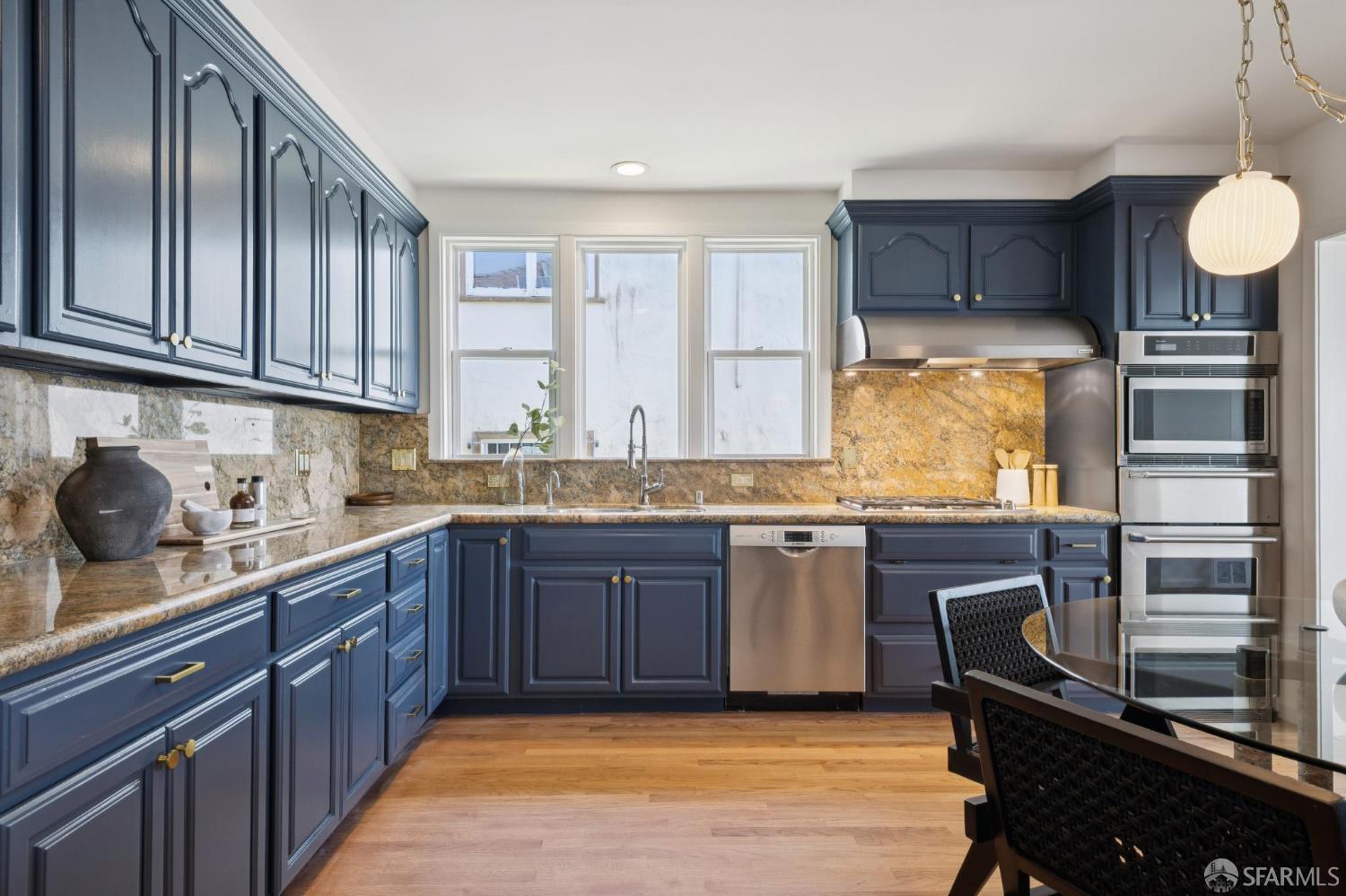 Detail Gallery Image 16 of 71 For 850 Darien Way, San Francisco,  CA 94127 - 5 Beds | 5/1 Baths