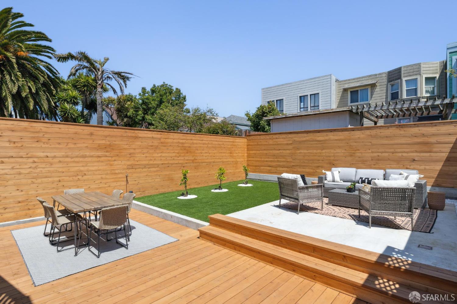 Detail Gallery Image 5 of 83 For 331 London St, San Francisco,  CA 94112 - 4 Beds | 3/1 Baths